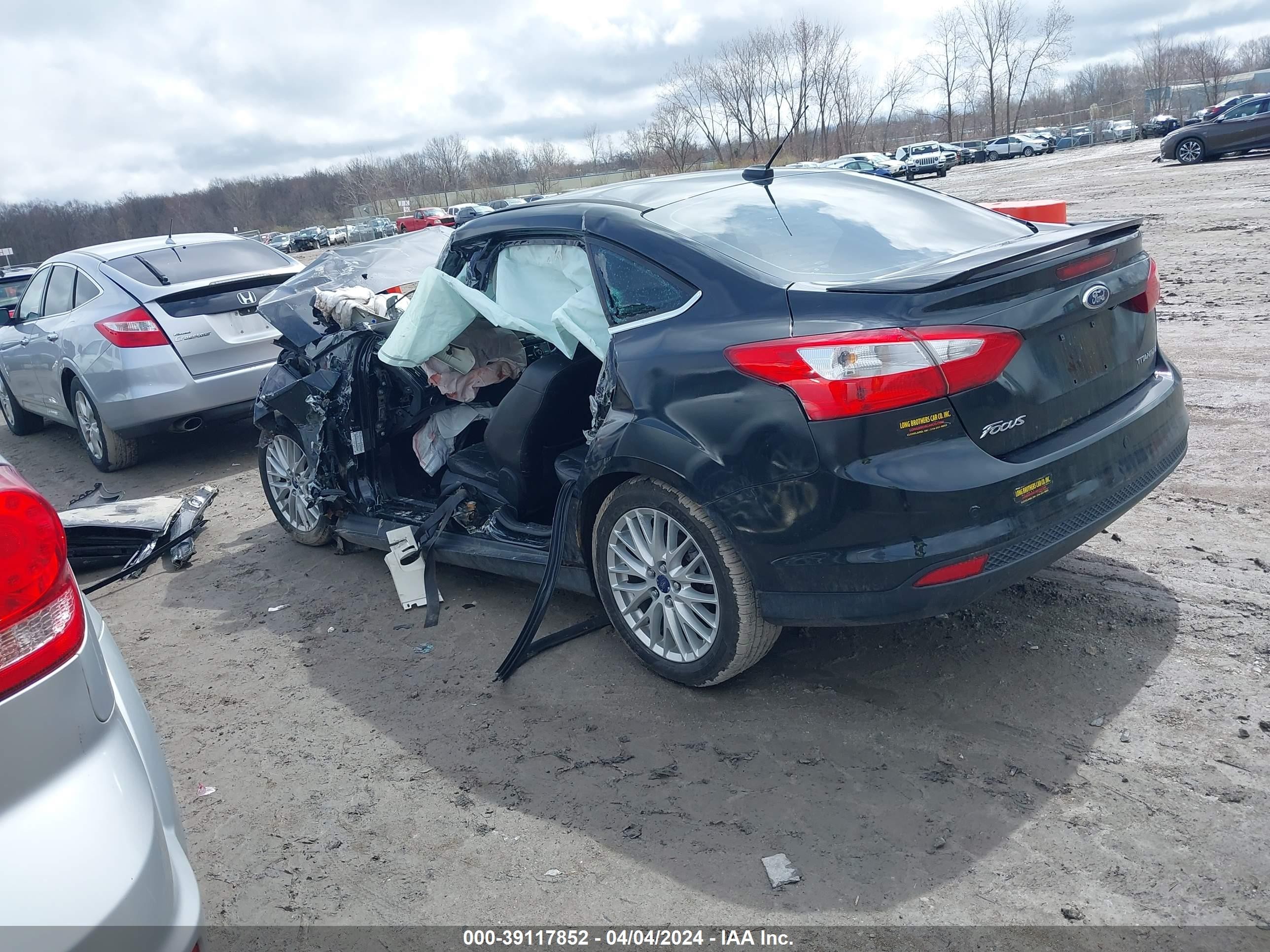 2014 Ford Focus Titanium Черный vin: 1FADP3J27EL234873