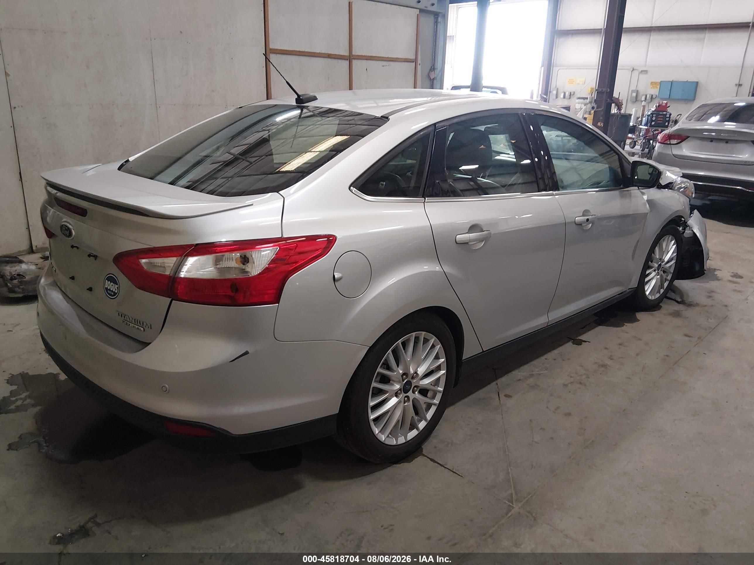 2014 Ford Focus Titanium Gray vin: 1FADP3J27EL247350