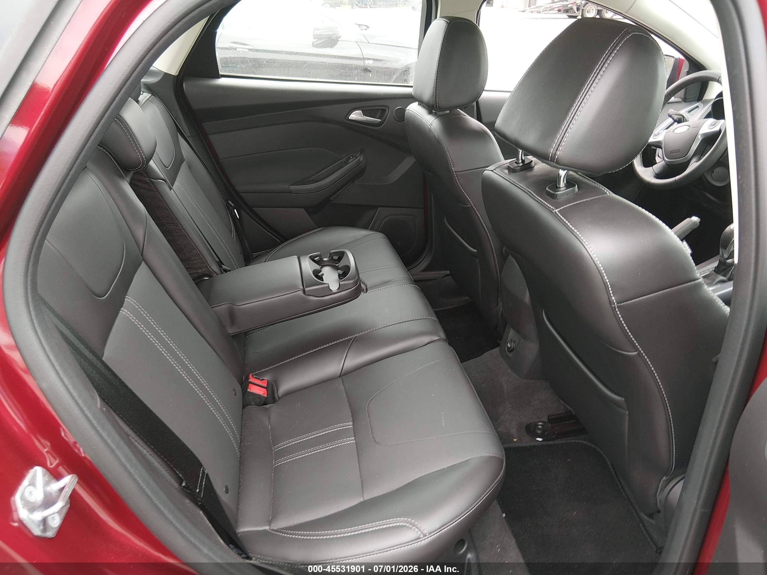 2014 Ford Focus Titanium Red vin: 1FADP3J27EL300435