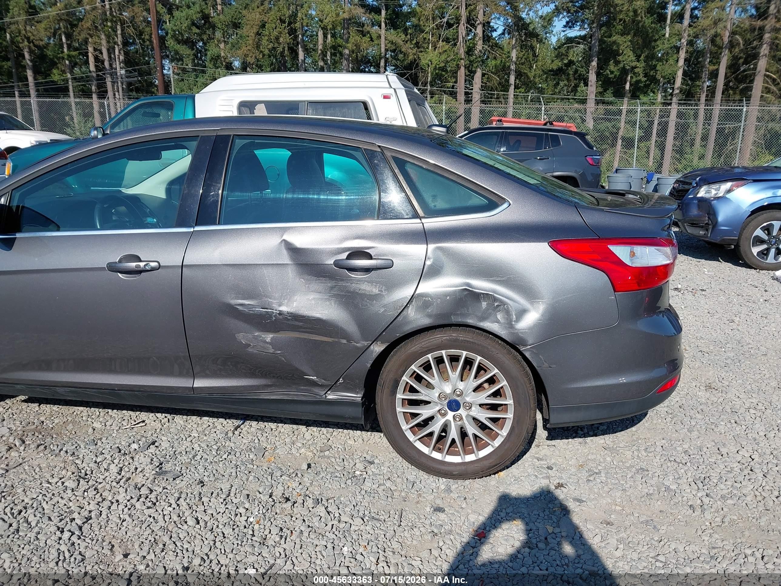 2014 Ford Focus Titanium Gray vin: 1FADP3J27EL407467