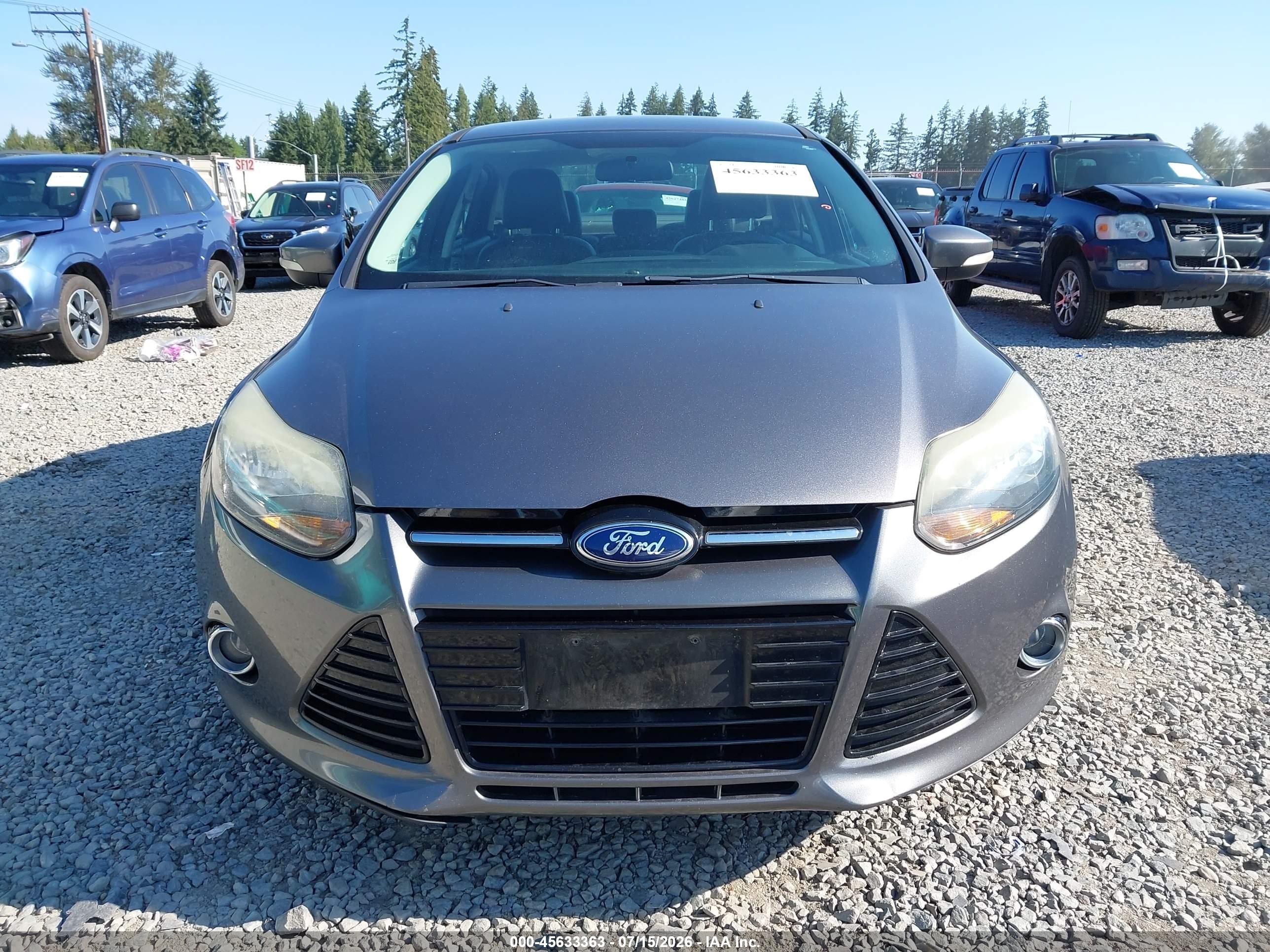2014 Ford Focus Titanium Gray vin: 1FADP3J27EL407467
