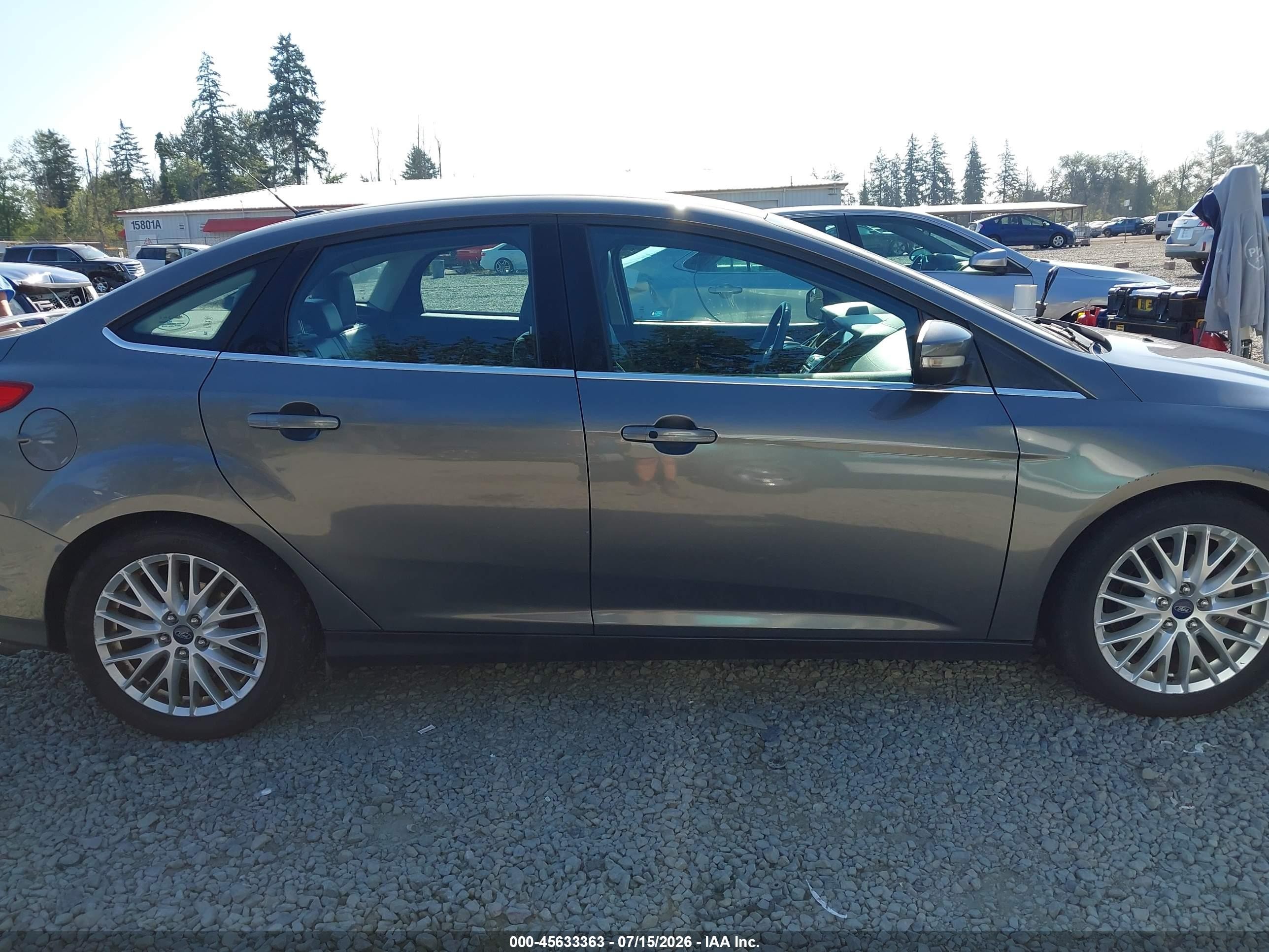 2014 Ford Focus Titanium Gray vin: 1FADP3J27EL407467