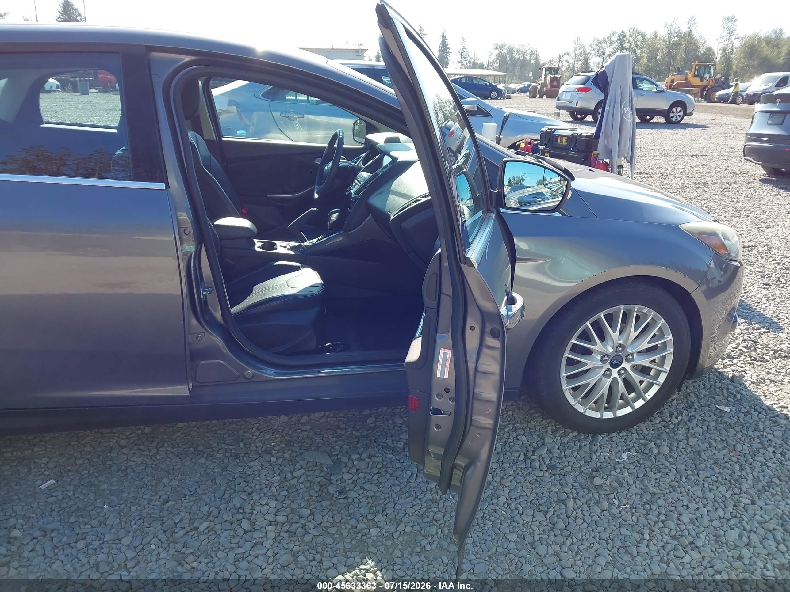 2014 Ford Focus Titanium Gray vin: 1FADP3J27EL407467