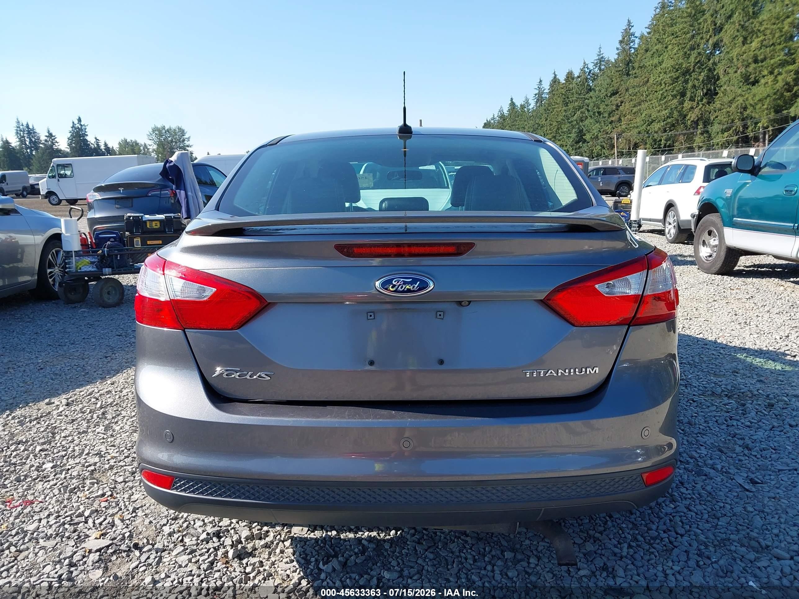 2014 Ford Focus Titanium Gray vin: 1FADP3J27EL407467