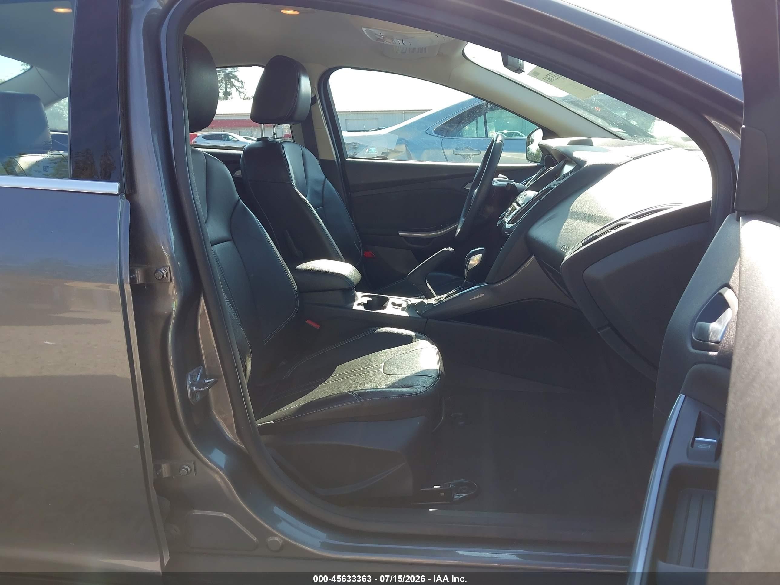 2014 Ford Focus Titanium Gray vin: 1FADP3J27EL407467
