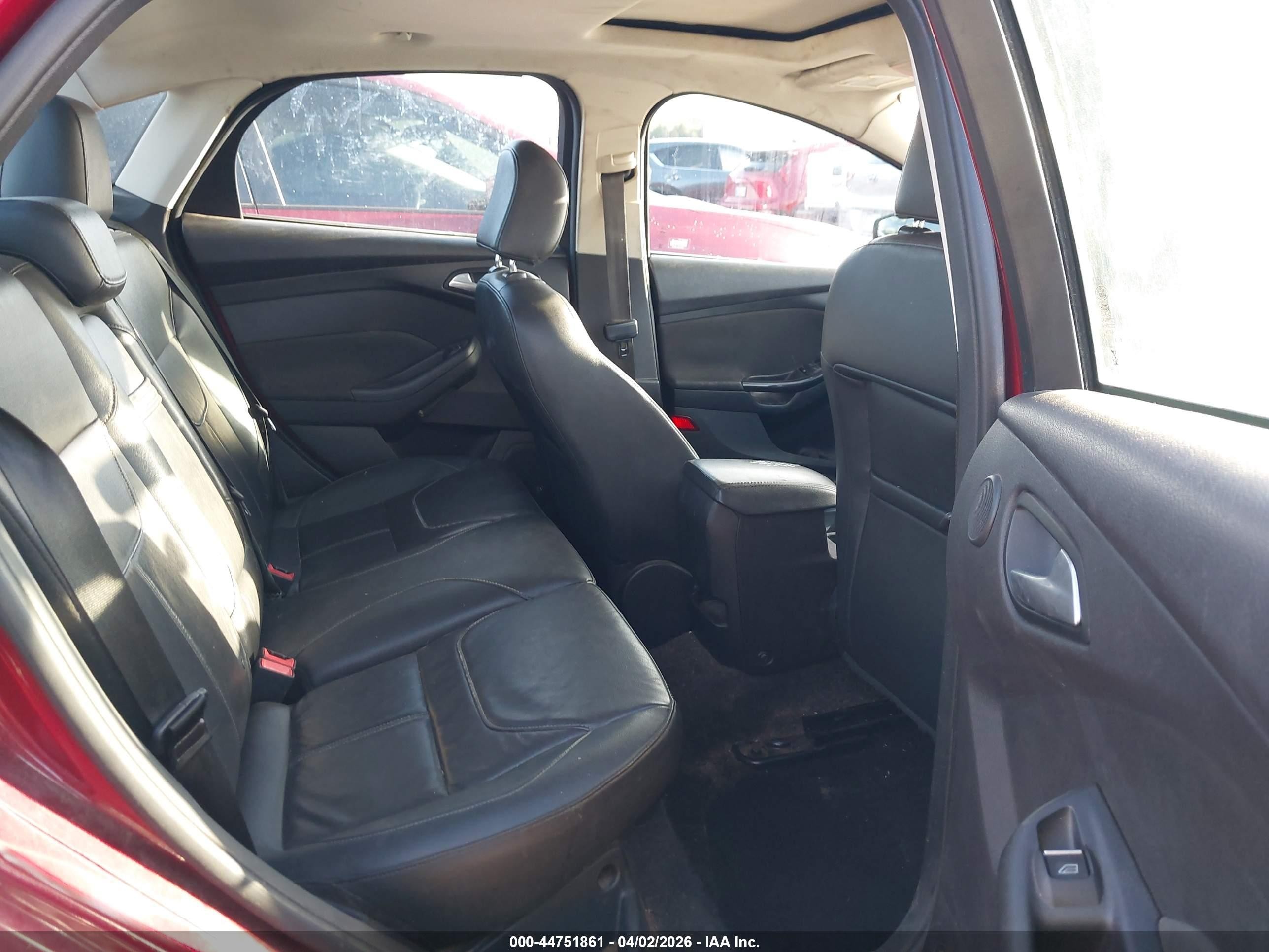 2015 Ford Focus Titanium Red vin: 1FADP3J27FL247446
