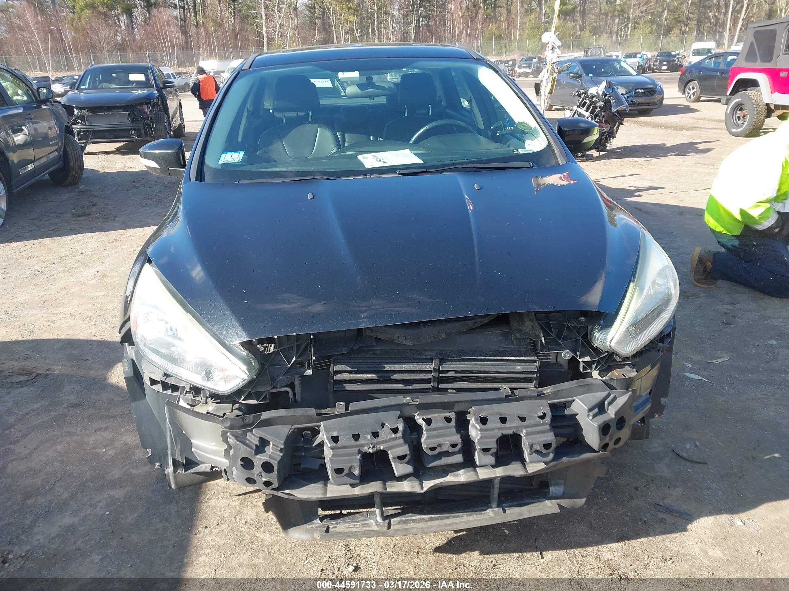 2015 Ford Focus Titanium Gray vin: 1FADP3J27FL310531