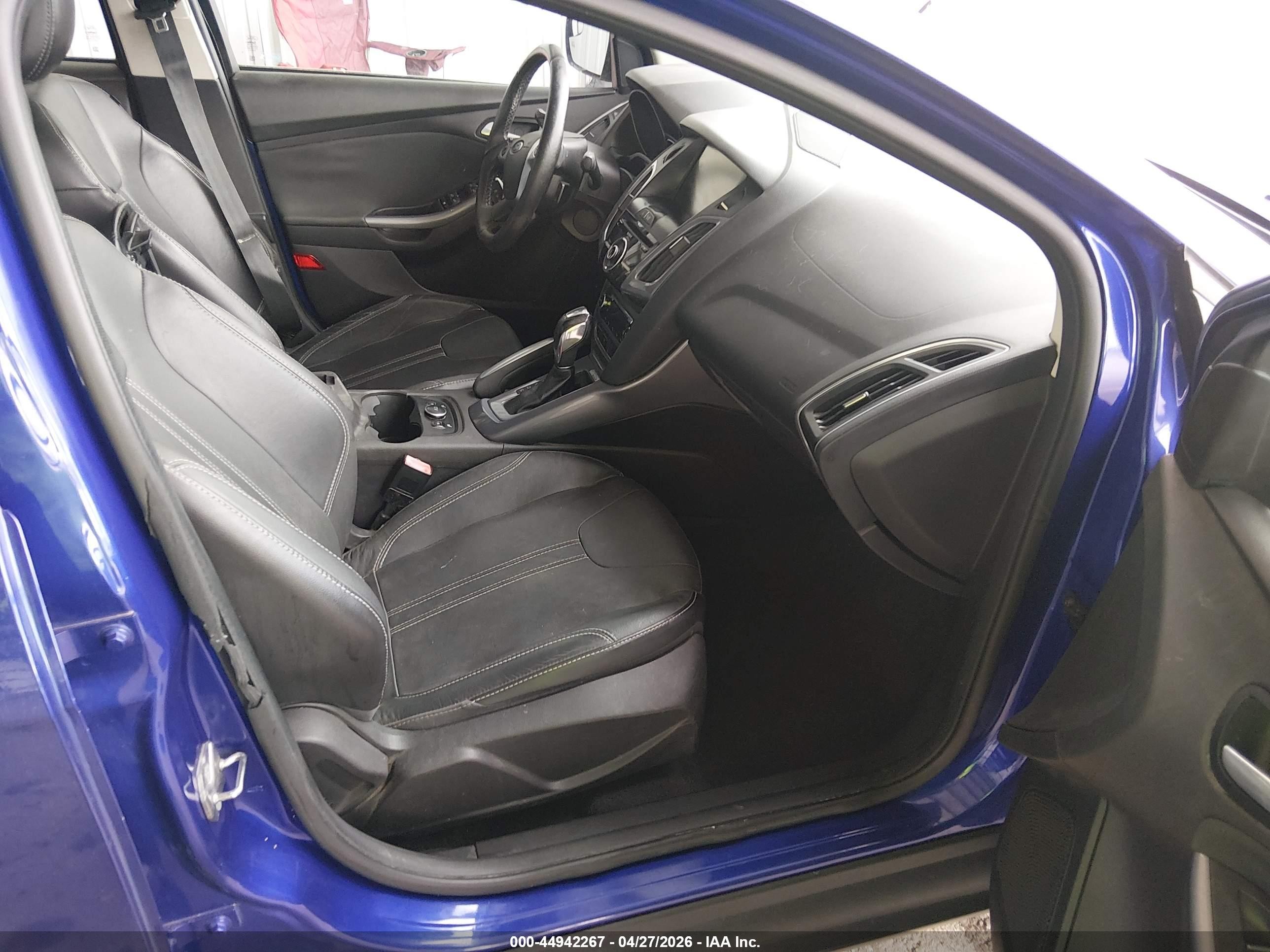 2013 Ford Focus Titanium Blue vin: 1FADP3J28DL115728