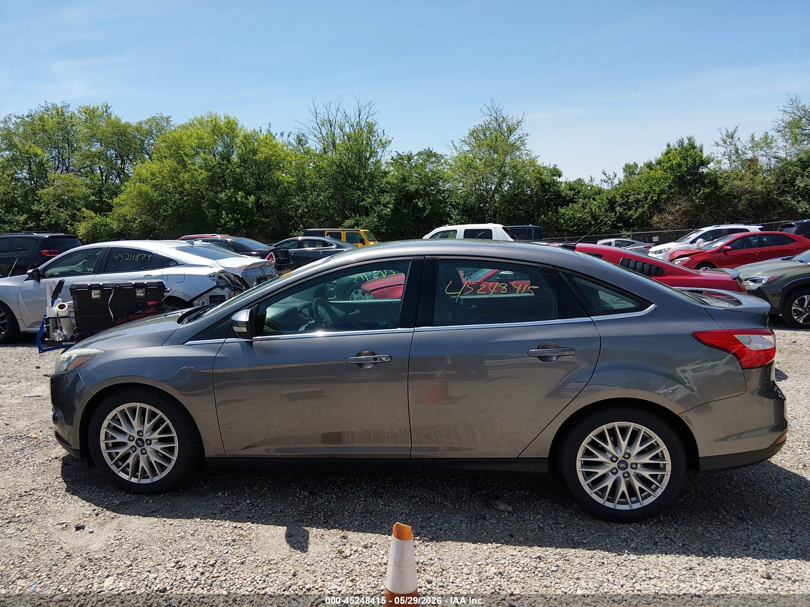 2013 Ford Focus Titanium Gray vin: 1FADP3J28DL188419