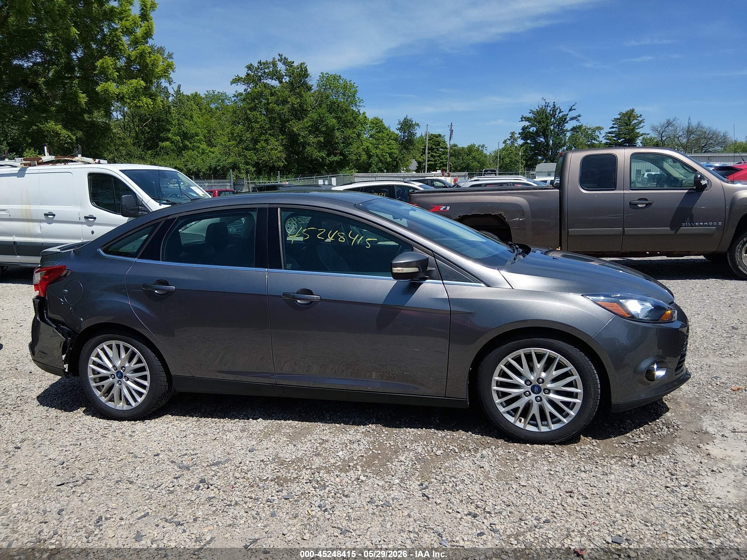 2013 Ford Focus Titanium Gray vin: 1FADP3J28DL188419