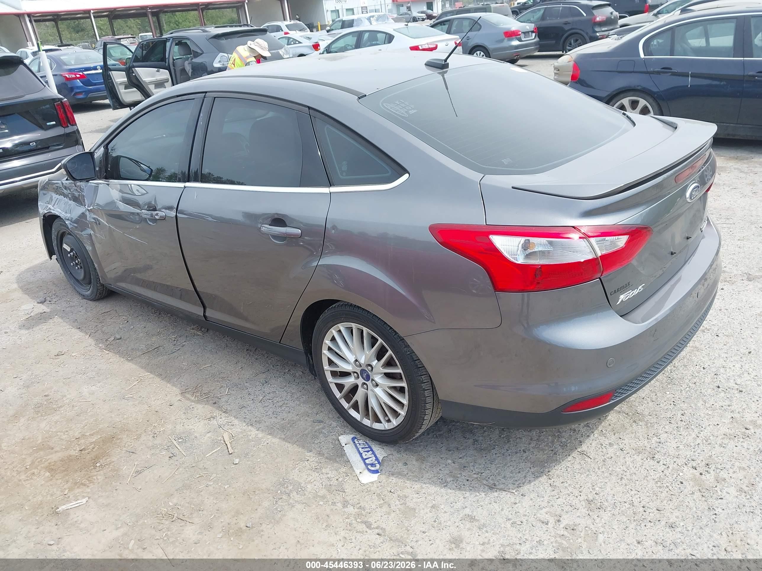 2014 Ford Focus Titanium Gray vin: 1FADP3J28EL117593