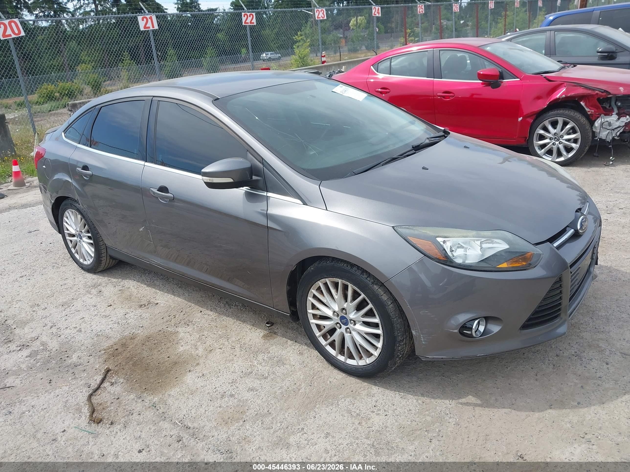 2014 Ford Focus Titanium Gray vin: 1FADP3J28EL117593