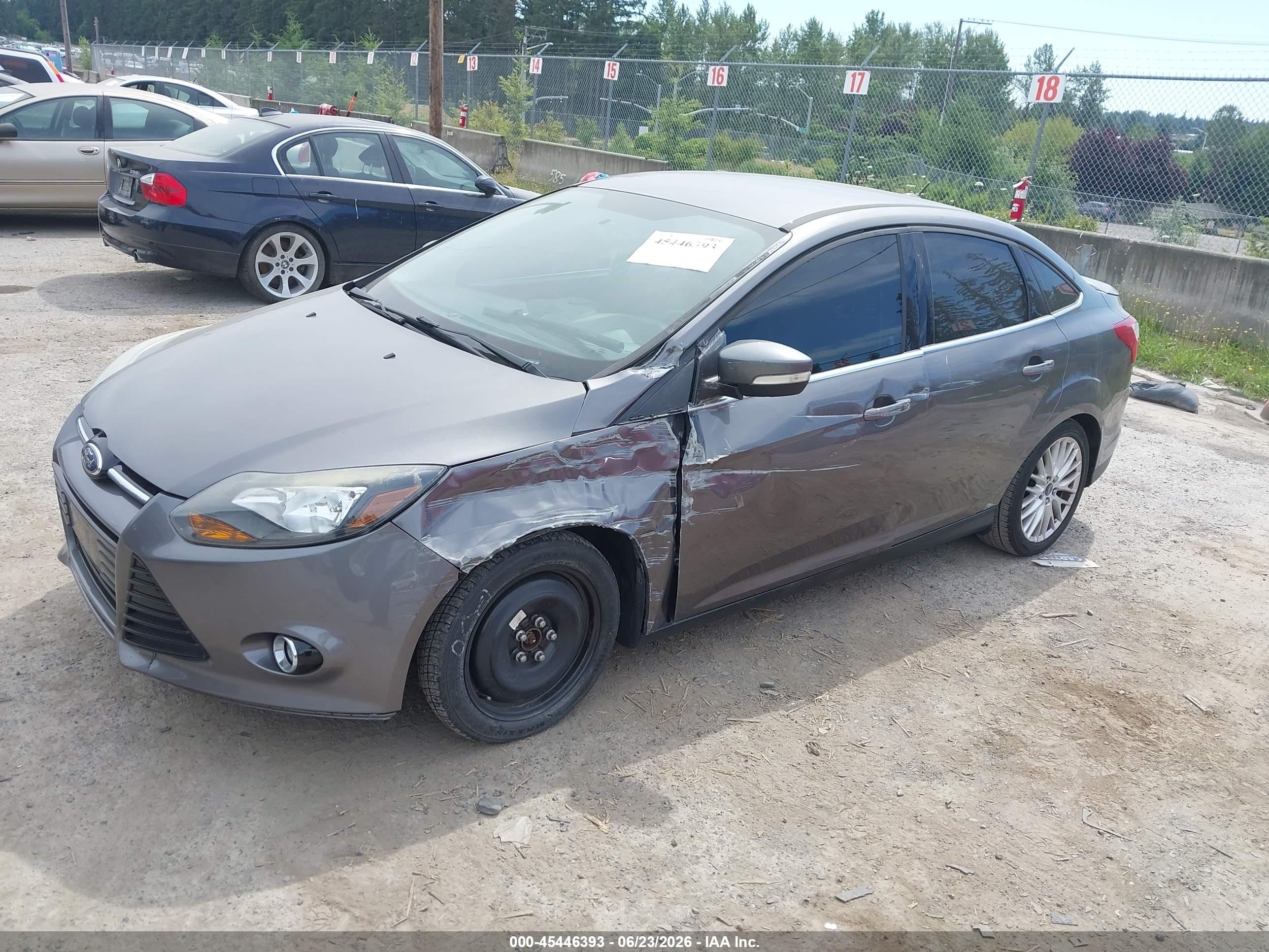 2014 Ford Focus Titanium Gray vin: 1FADP3J28EL117593