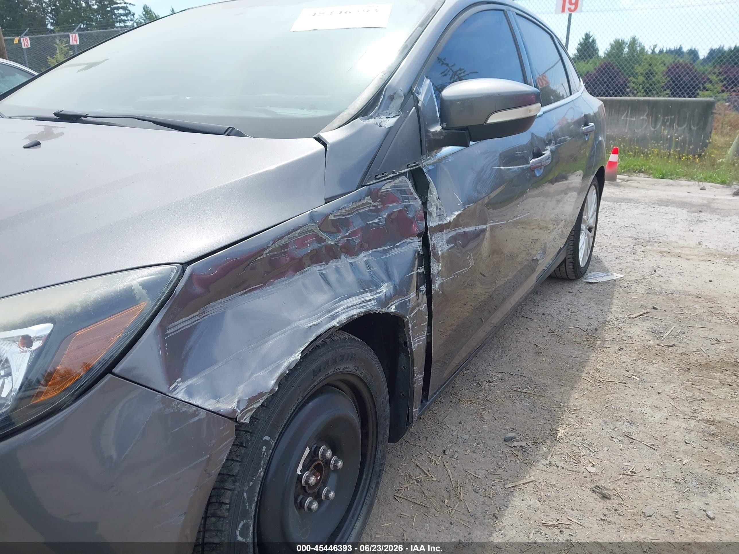 2014 Ford Focus Titanium Gray vin: 1FADP3J28EL117593