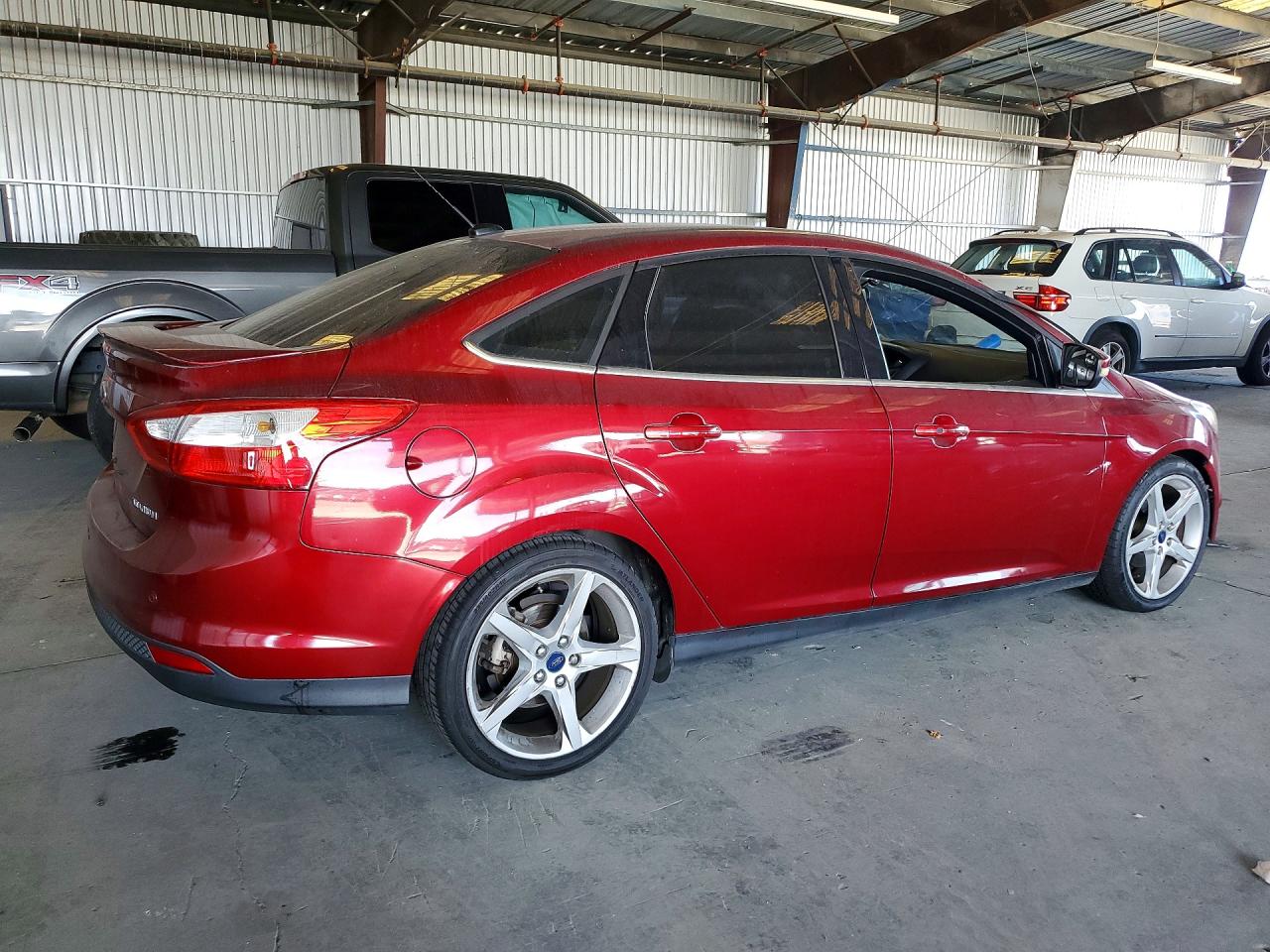 2014 Ford Focus Titanium Red vin: 1FADP3J28EL342421