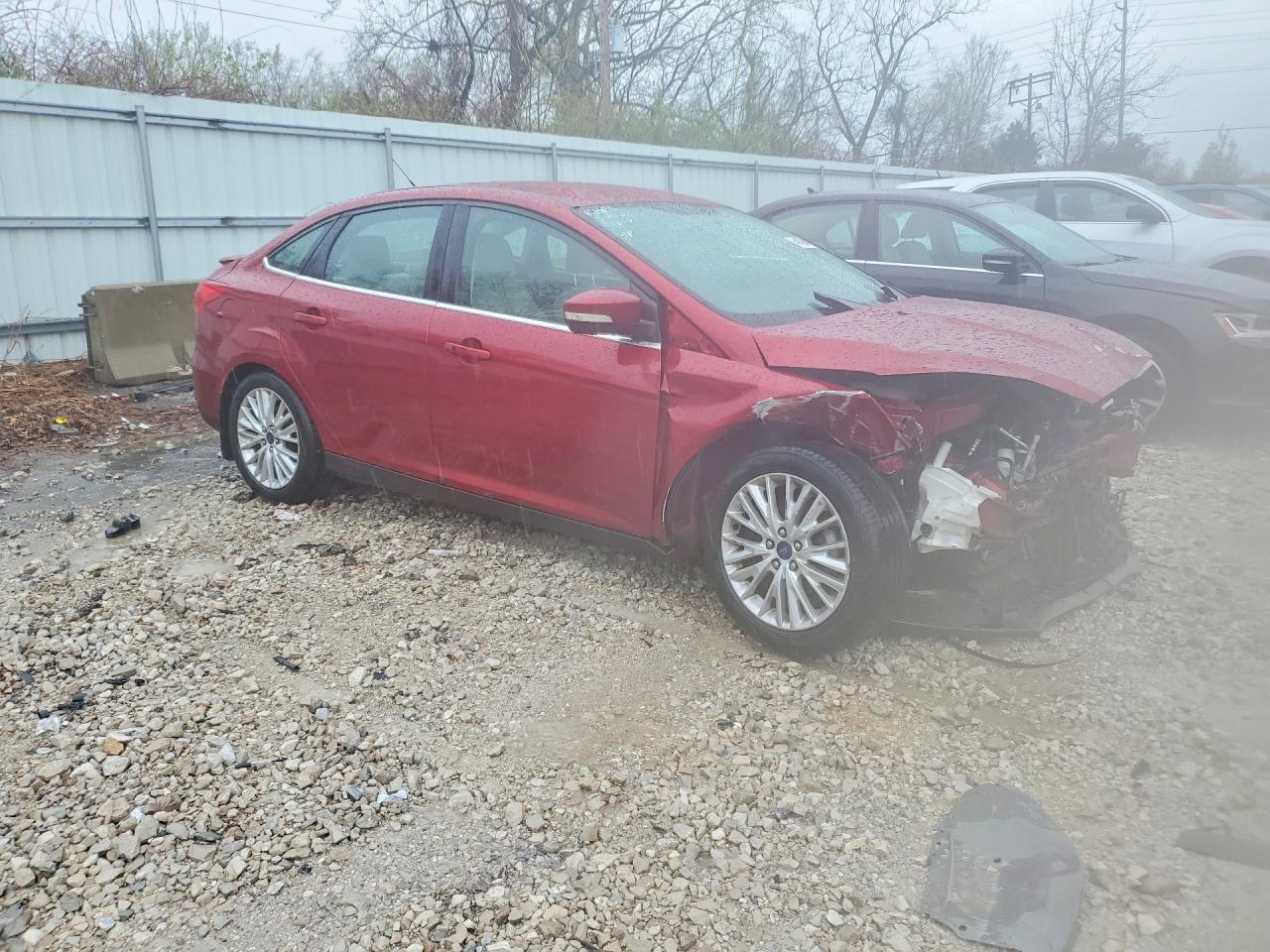 2015 Ford Focus Titanium Темно-бордовый vin: 1FADP3J28FL313860