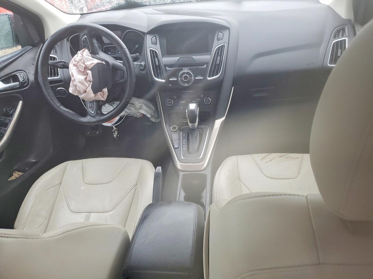 2015 Ford Focus Titanium Темно-бордовый vin: 1FADP3J28FL313860