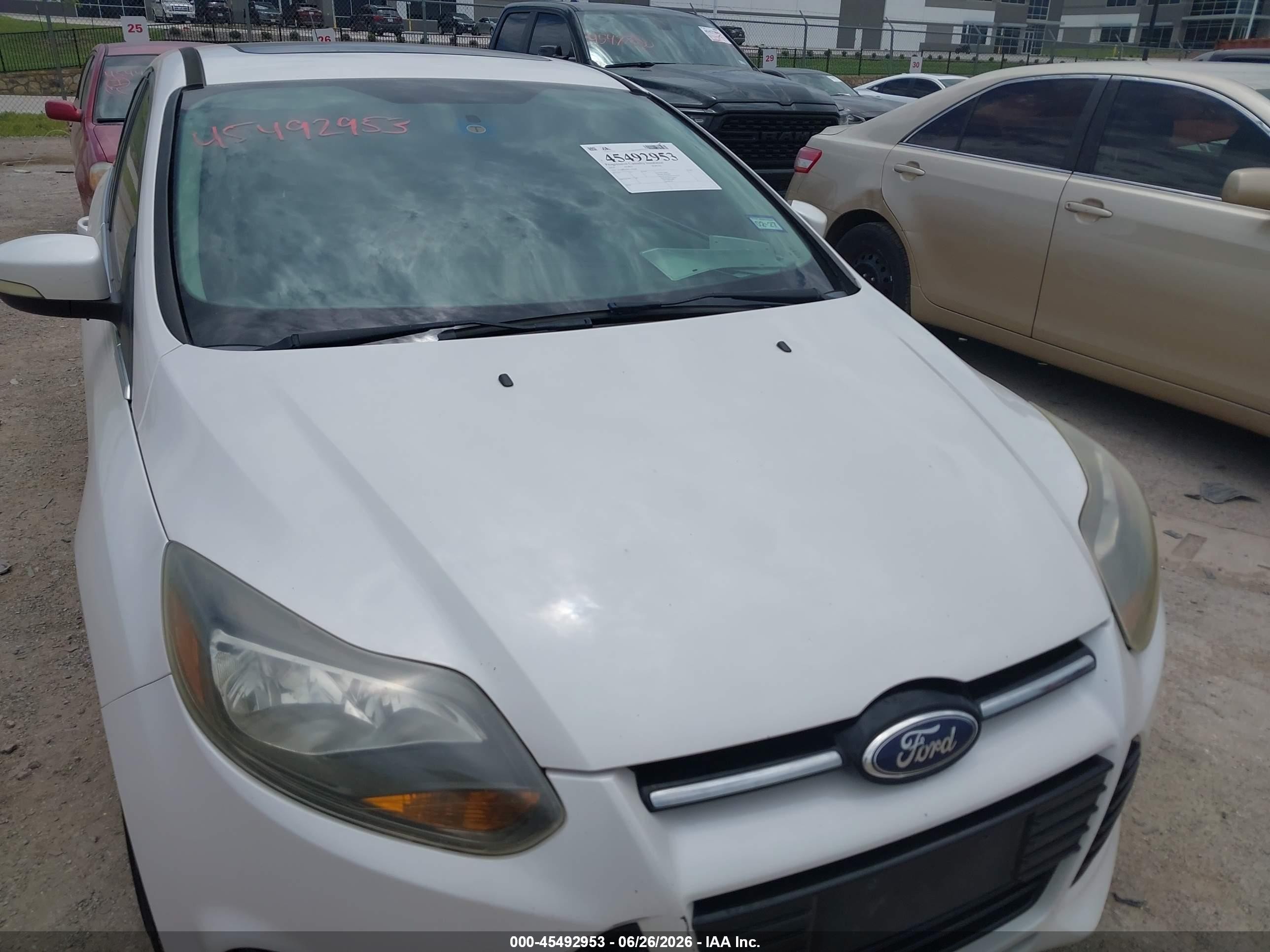 2014 Ford Focus Titanium White vin: 1FADP3J29EL176166