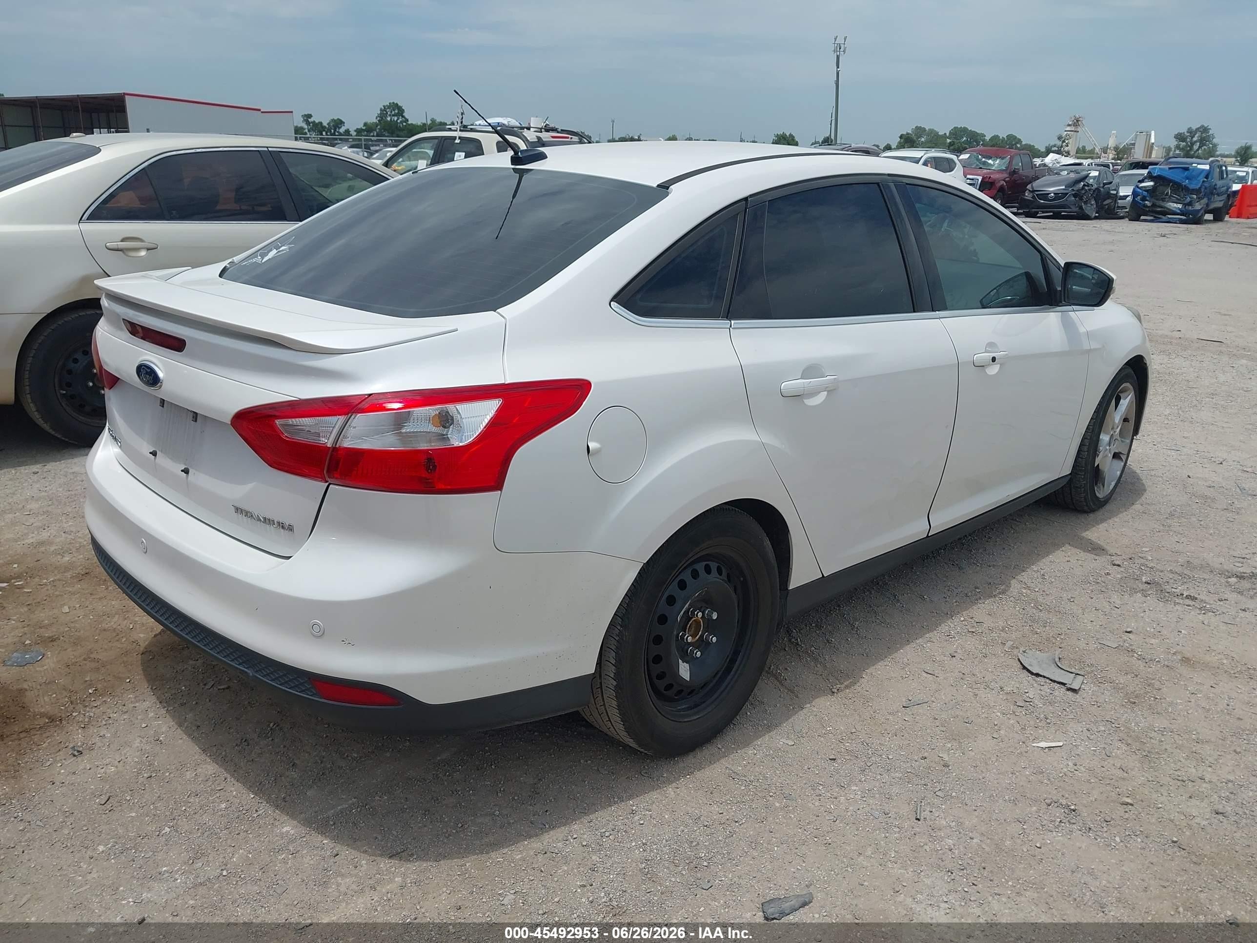 2014 Ford Focus Titanium White vin: 1FADP3J29EL176166