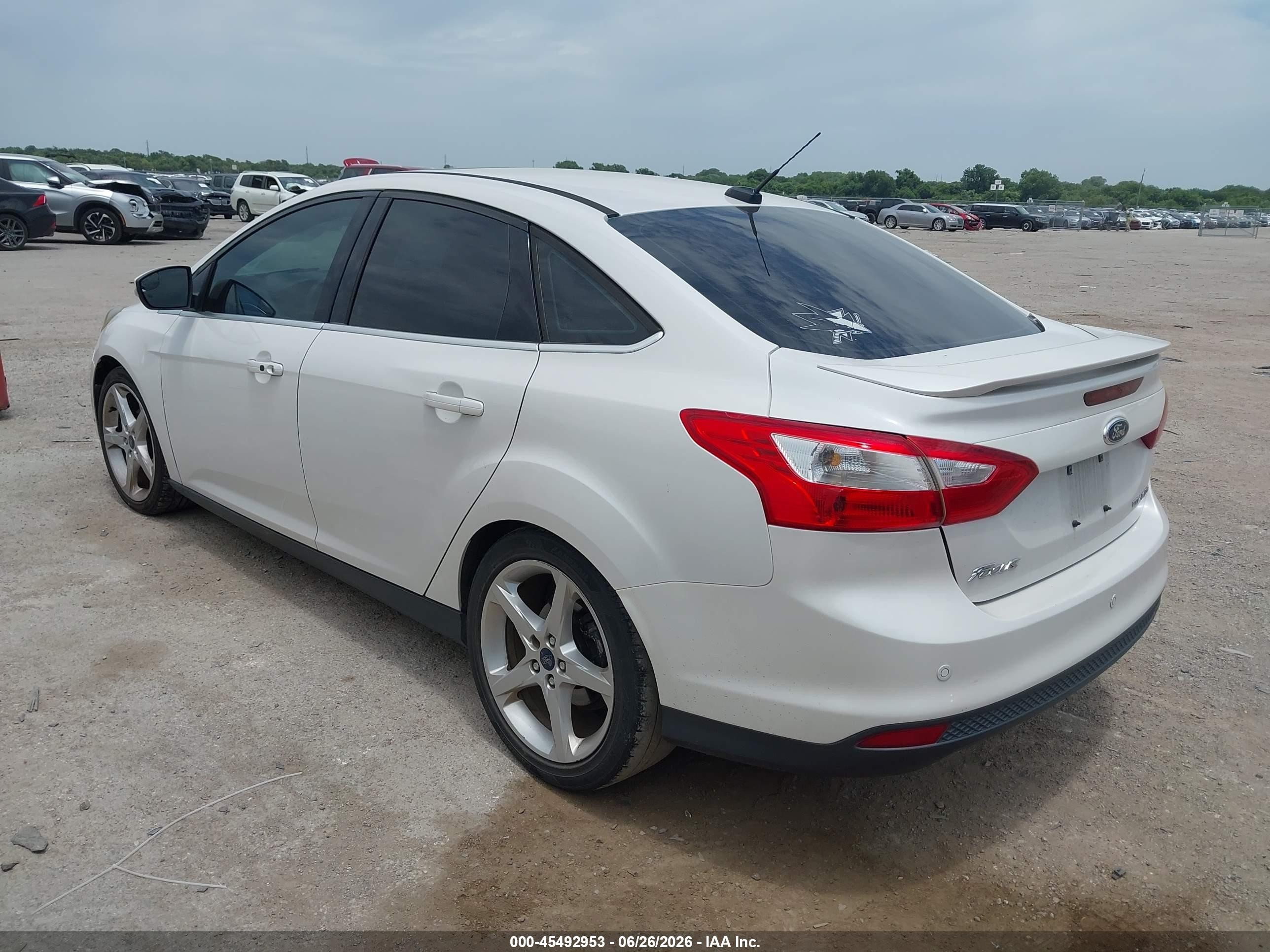 2014 Ford Focus Titanium White vin: 1FADP3J29EL176166