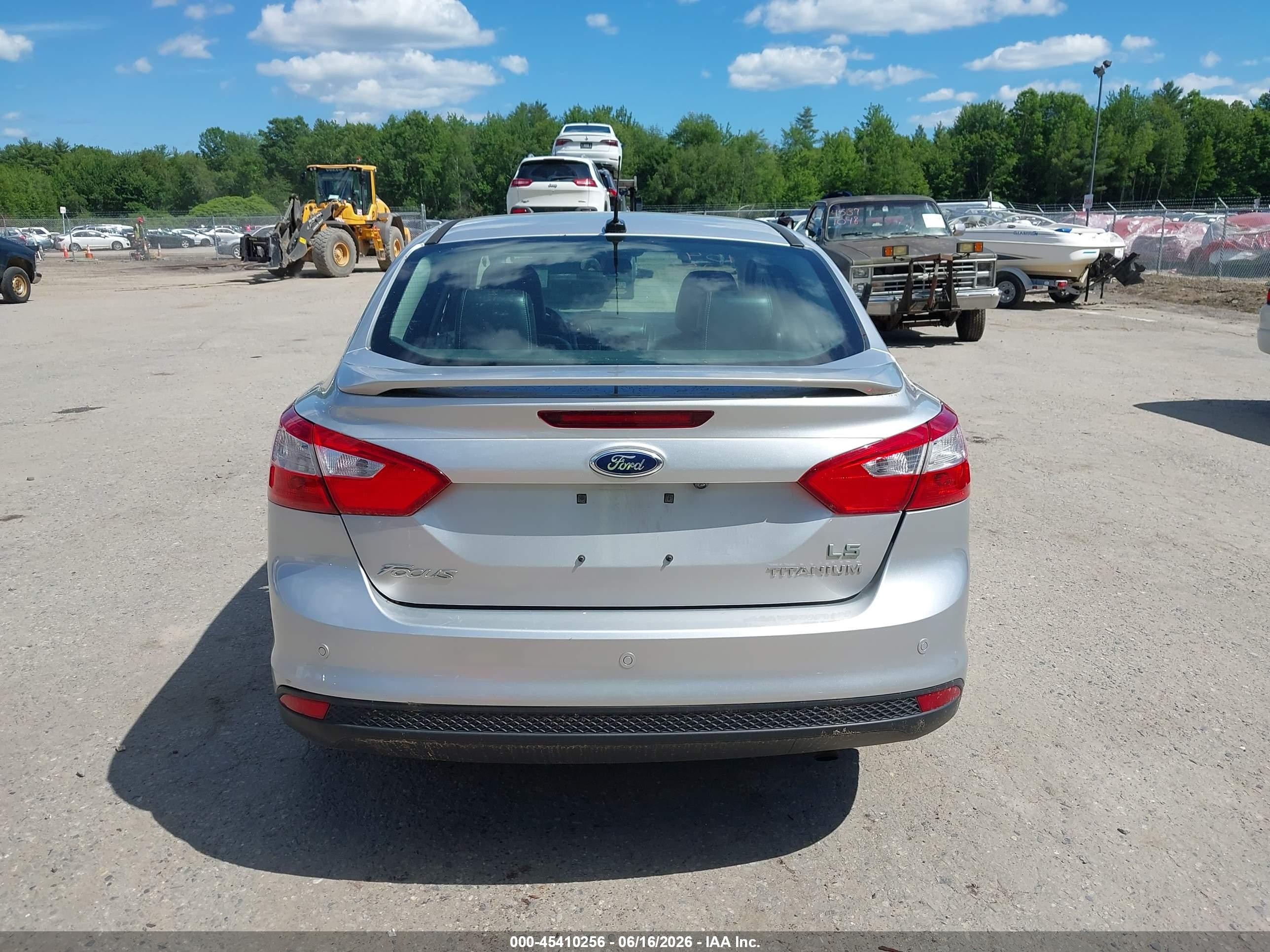 2014 Ford Focus Titanium Silver vin: 1FADP3J29EL221249