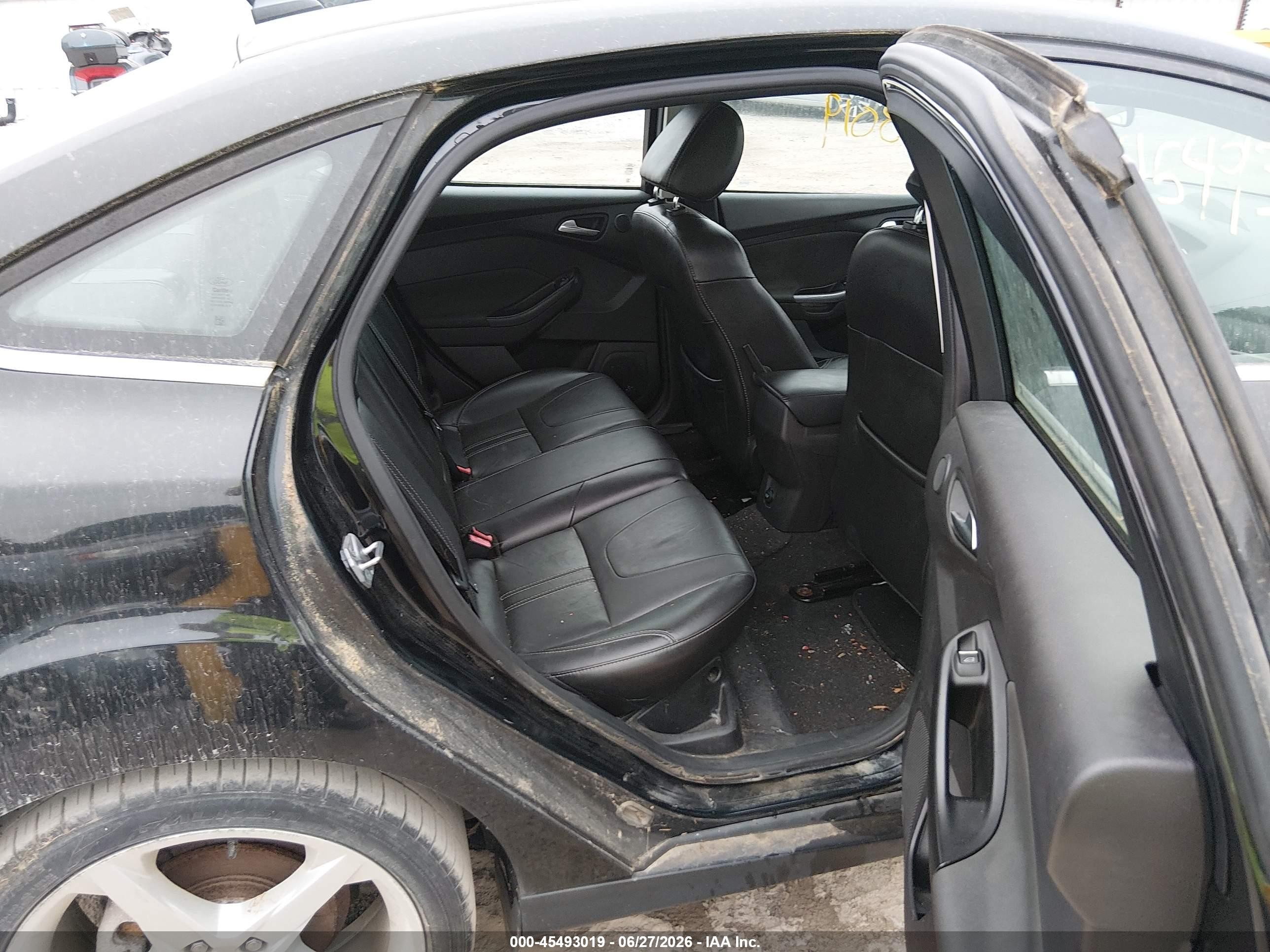 2014 Ford Focus Titanium Black vin: 1FADP3J29EL342136