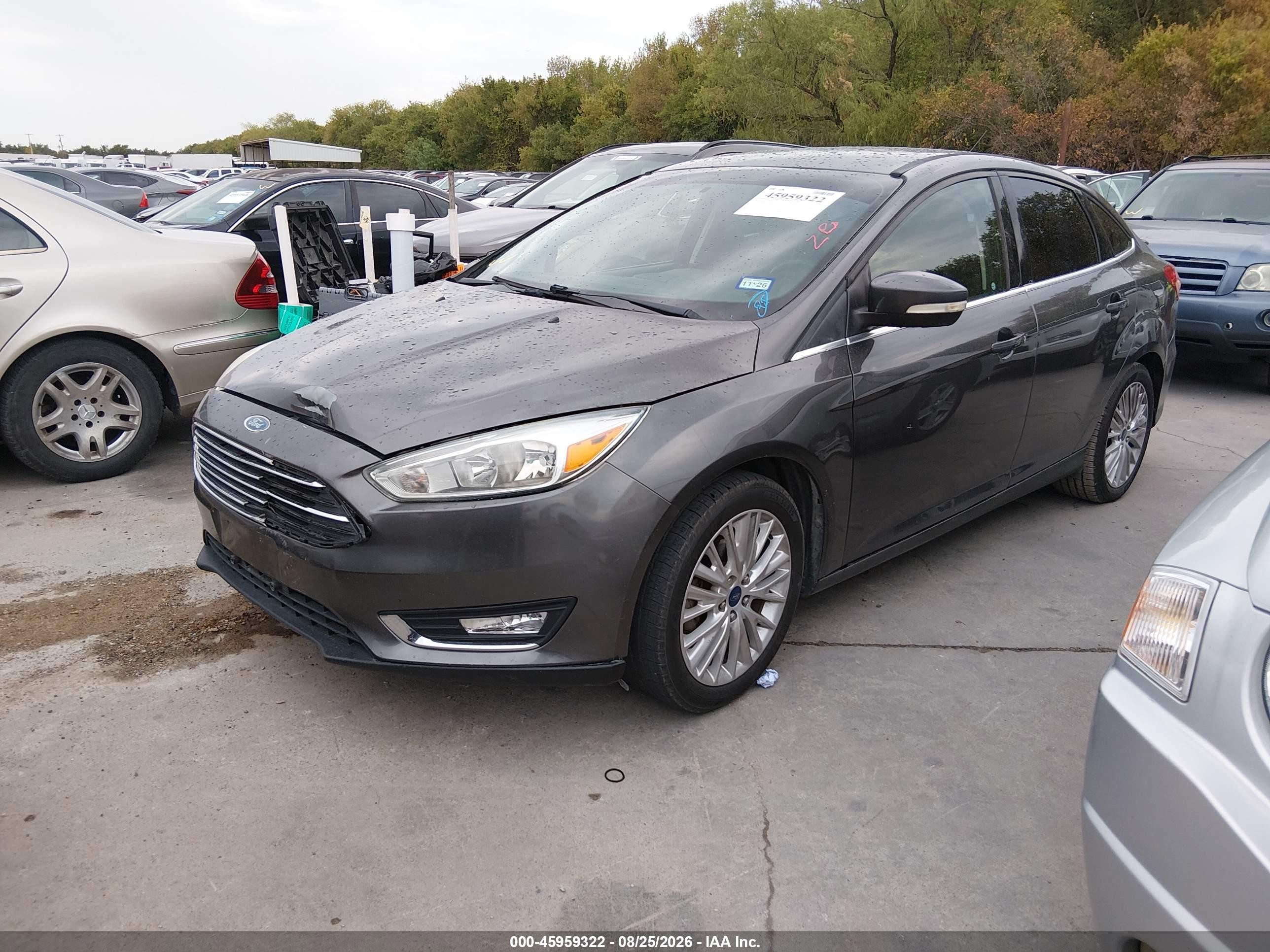 2015 Ford Focus Titanium Gray vin: 1FADP3J29FL232270