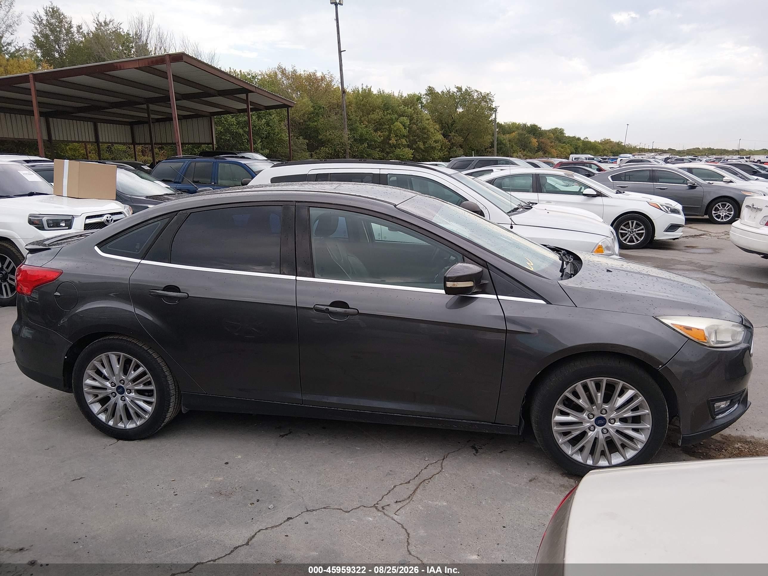 2015 Ford Focus Titanium Gray vin: 1FADP3J29FL232270