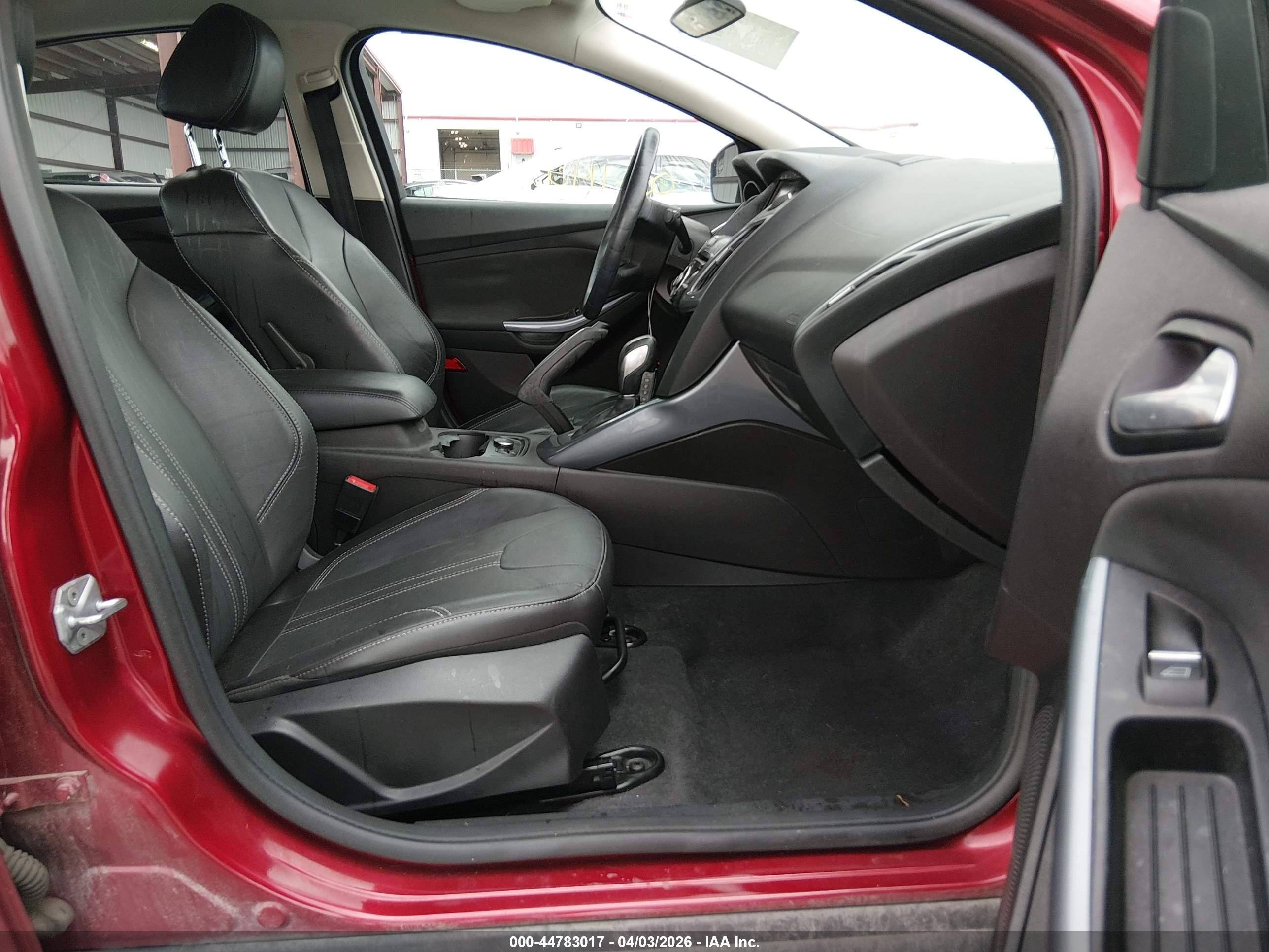 2014 Ford Focus Titanium Red vin: 1FADP3J2XEL155794