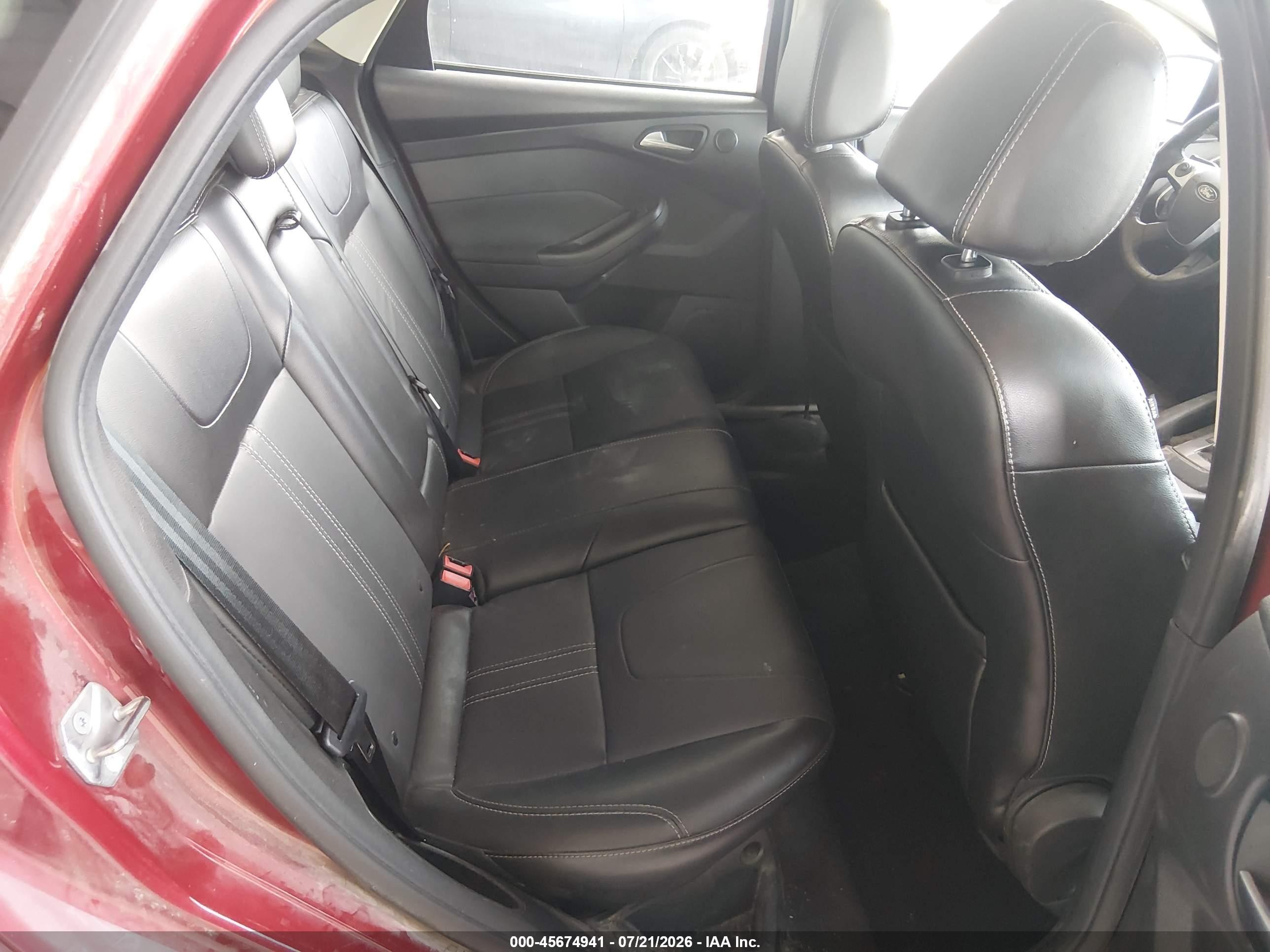 2014 Ford Focus Titanium Red vin: 1FADP3J2XEL349368