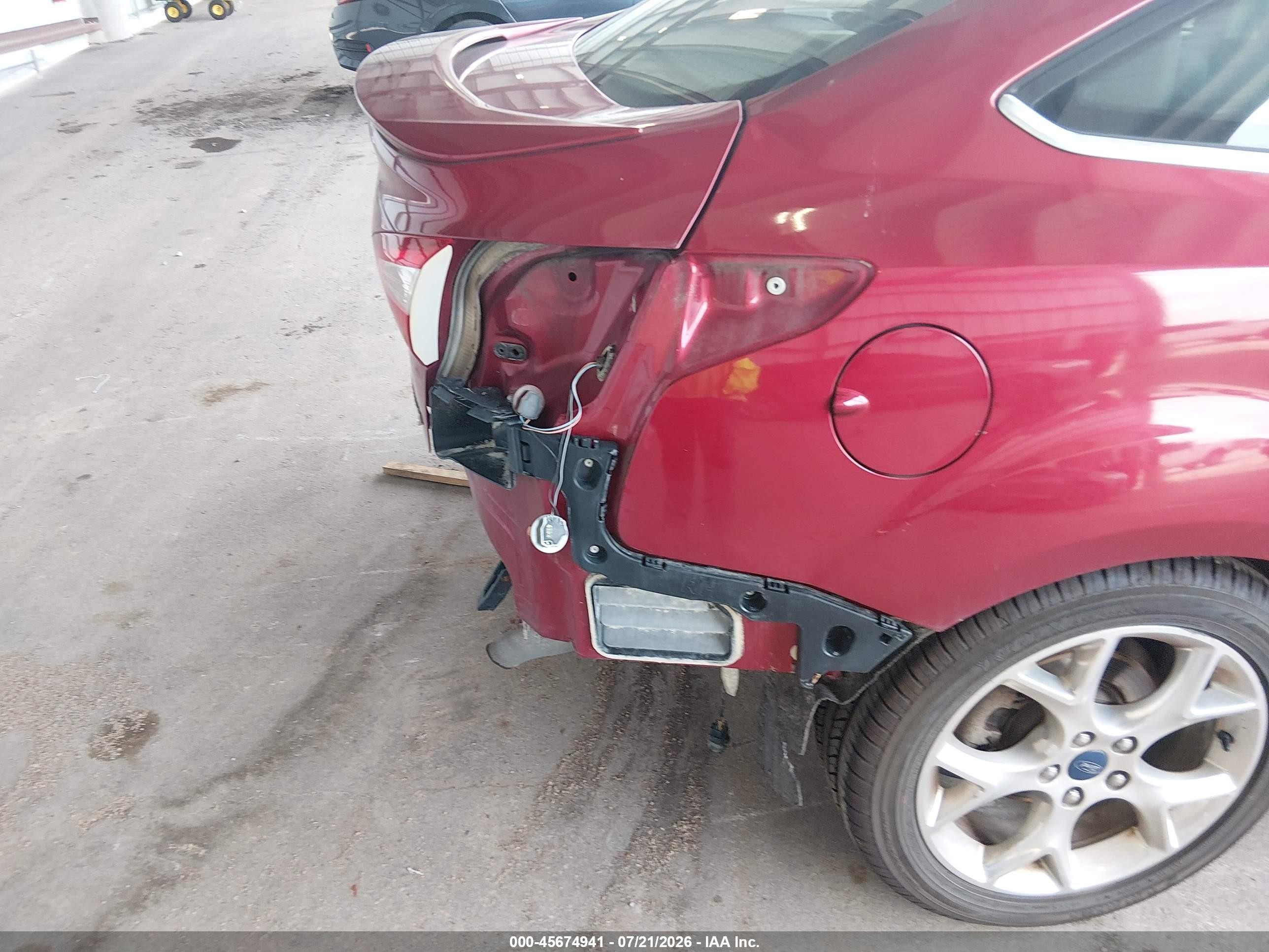 2014 Ford Focus Titanium Red vin: 1FADP3J2XEL349368