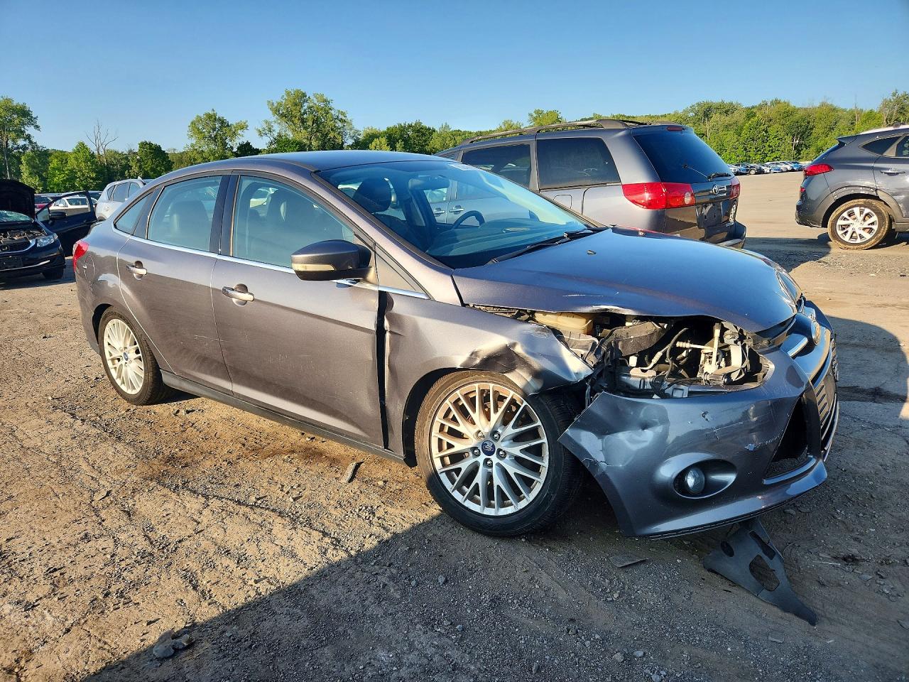 2014 Ford Focus Titanium Gray vin: 1FADP3J2XEL462916