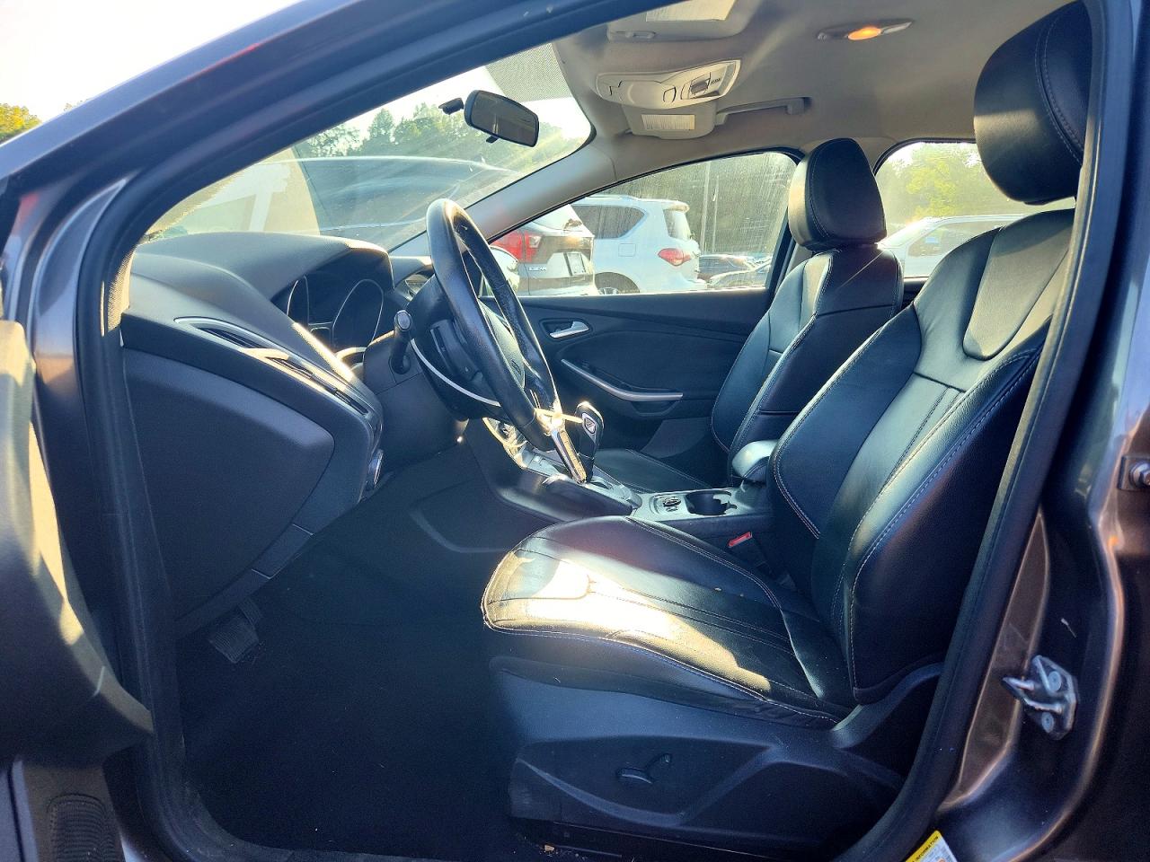 2014 Ford Focus Titanium Gray vin: 1FADP3J2XEL462916
