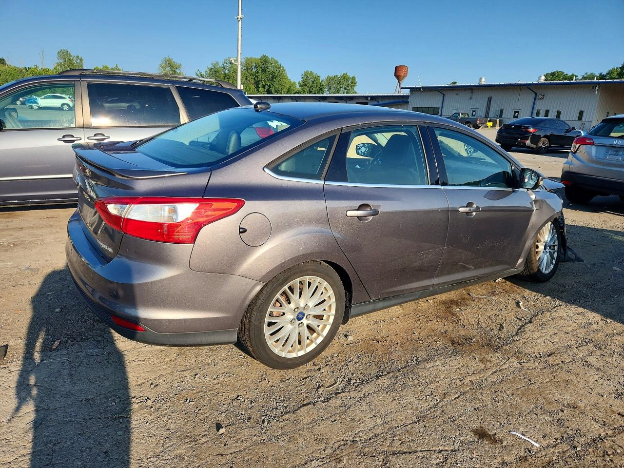 2014 Ford Focus Titanium Gray vin: 1FADP3J2XEL462916