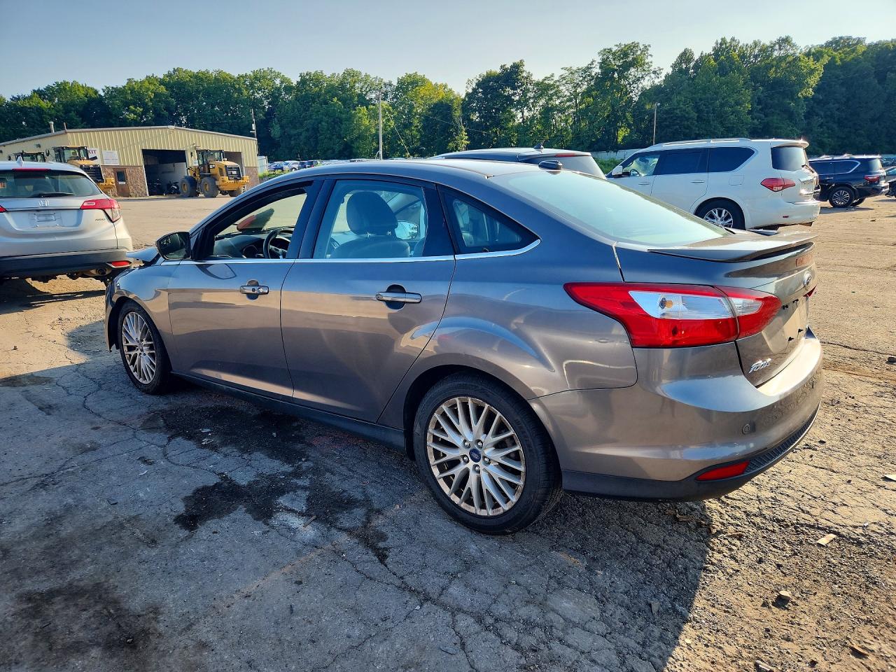 2014 Ford Focus Titanium Gray vin: 1FADP3J2XEL462916