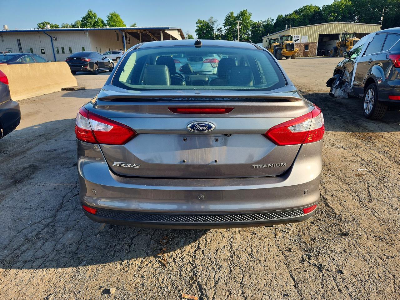 2014 Ford Focus Titanium Gray vin: 1FADP3J2XEL462916