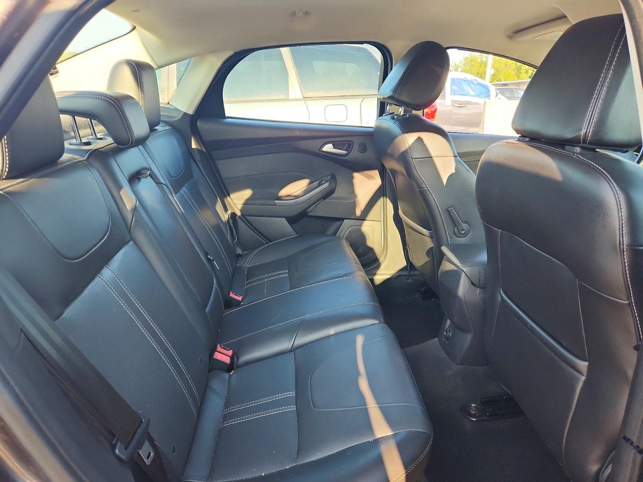 2014 Ford Focus Titanium Gray vin: 1FADP3J2XEL462916