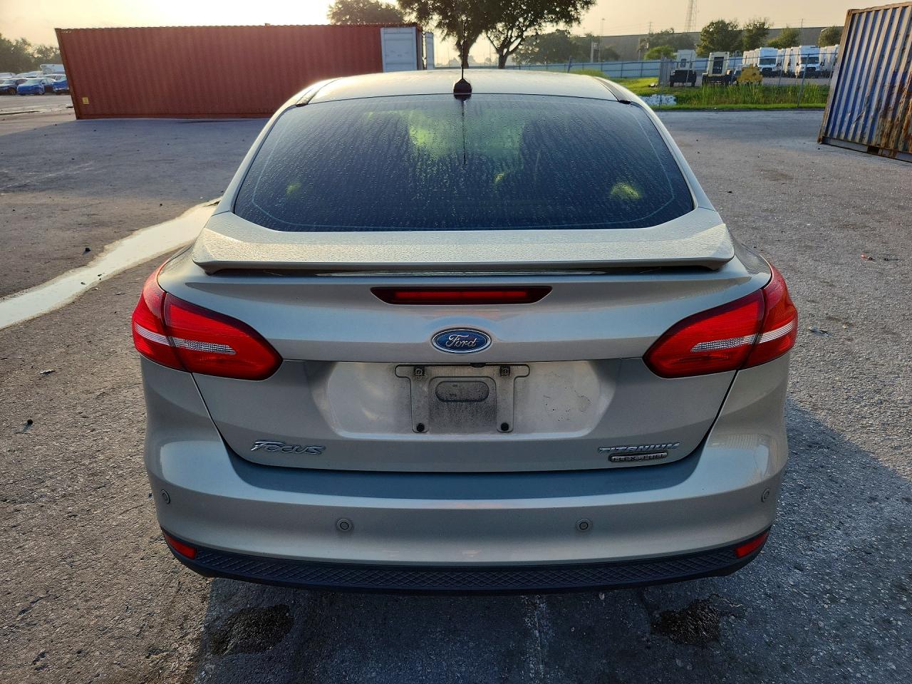 2015 Ford Focus Titanium Gold vin: 1FADP3J2XFL209287