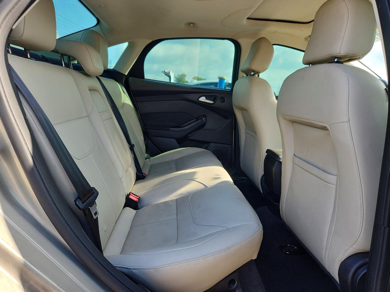2015 Ford Focus Titanium Gold vin: 1FADP3J2XFL209287