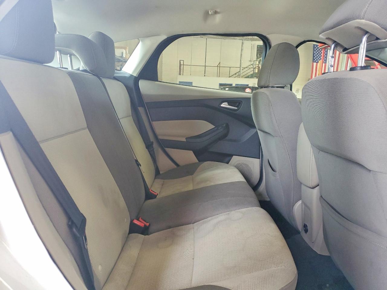 2013 Ford Focus Se White vin: 1FADP3K20DL125572