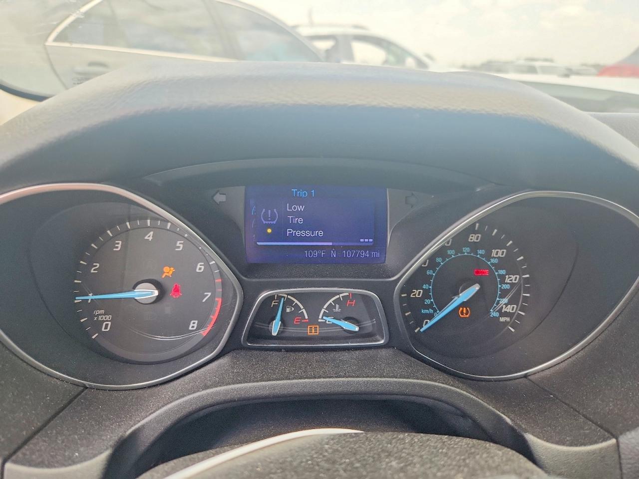 2013 Ford Focus Se White vin: 1FADP3K20DL189174