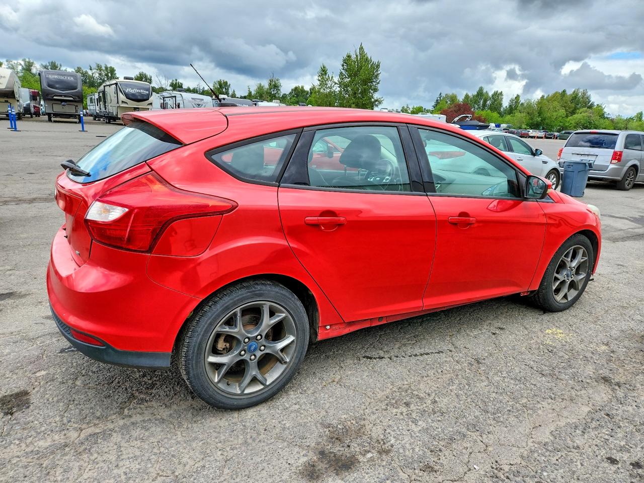 2013 Ford Focus 4d S Red vin: 1FADP3K20DL204966