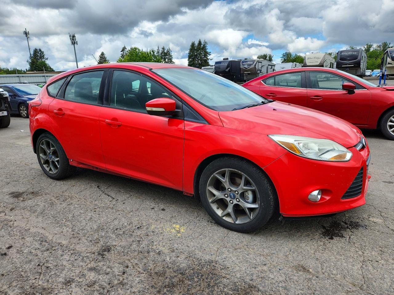 2013 Ford Focus 4d S Red vin: 1FADP3K20DL204966