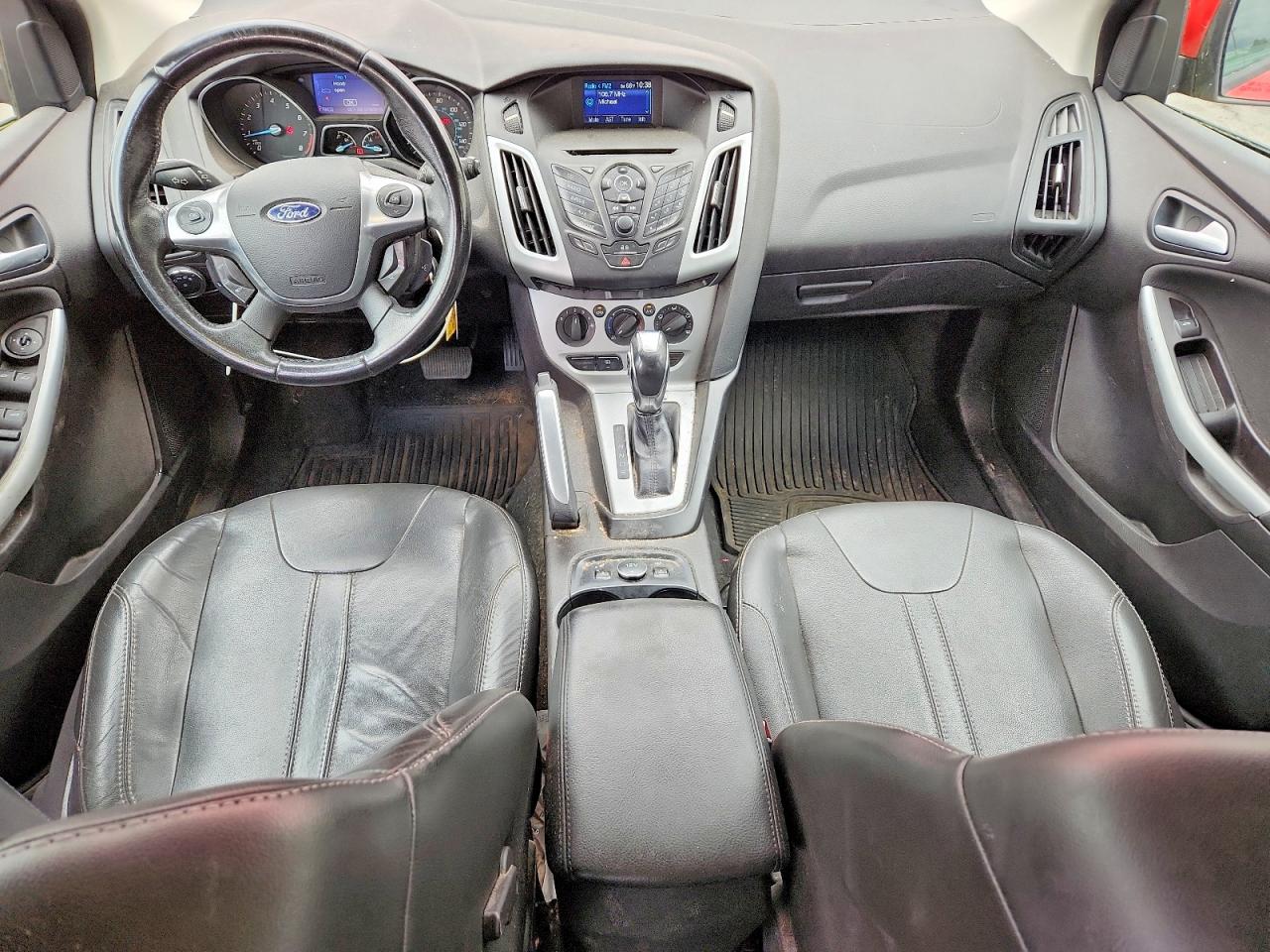 2013 Ford Focus 4d S Red vin: 1FADP3K20DL204966
