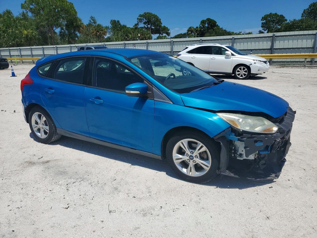 2013 Ford Focus Se Blue vin: 1FADP3K20DL217832