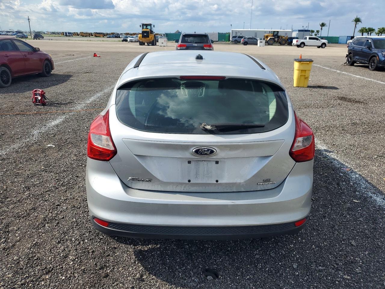 2013 Ford Focus Se Silver vin: 1FADP3K20DL247963