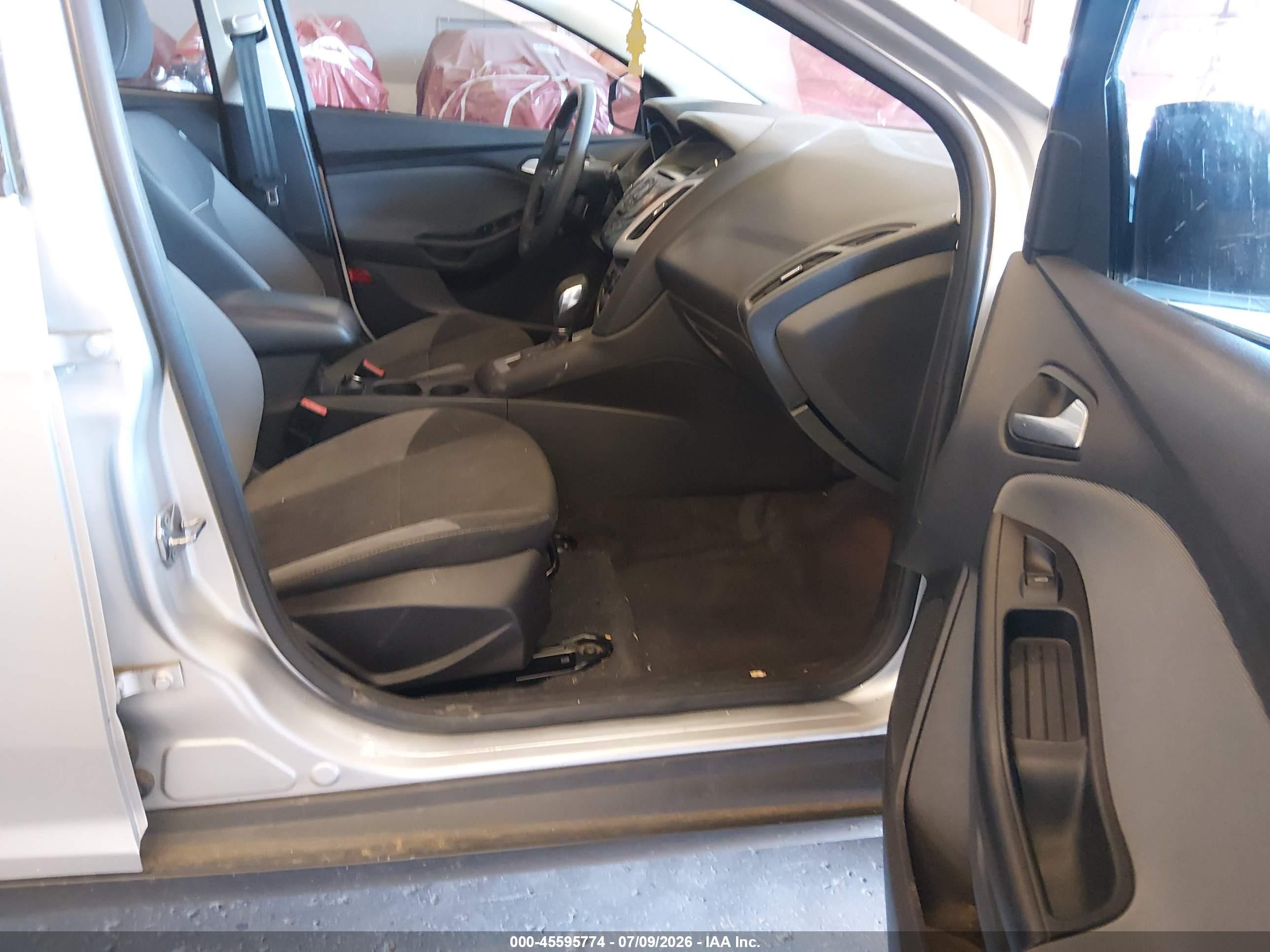 2013 Ford Focus Se Silver vin: 1FADP3K20DL252192