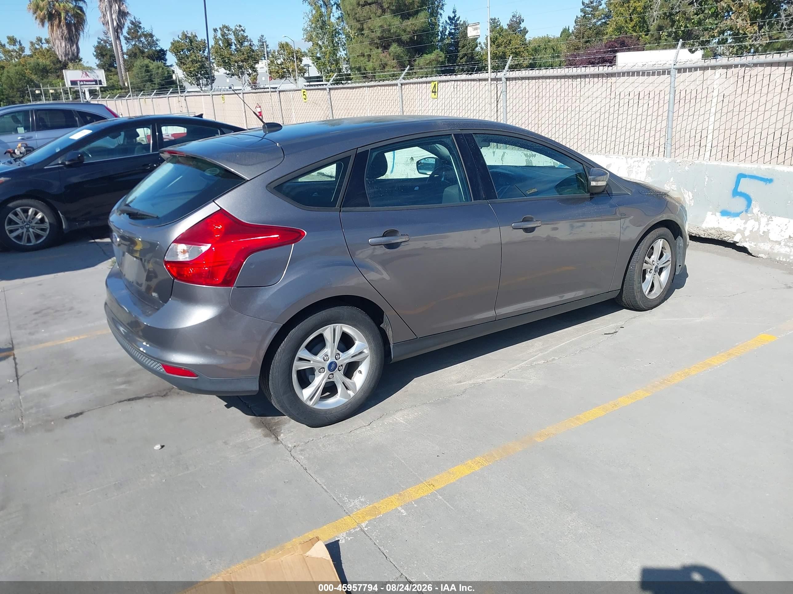 2013 Ford Focus Se Gray vin: 1FADP3K20DL363390