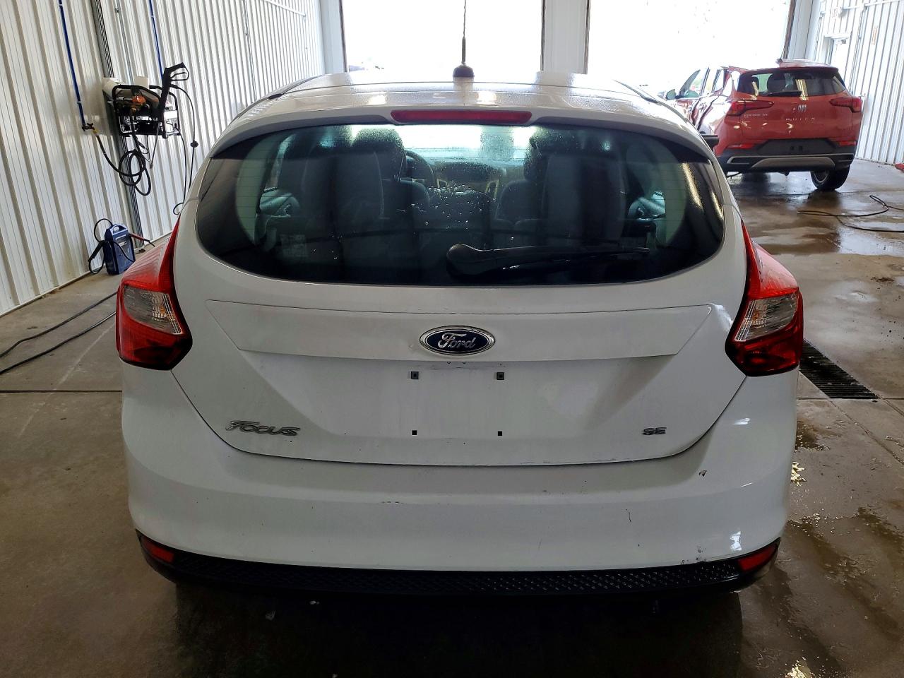 2013 Ford Focus Se White vin: 1FADP3K20DL378441