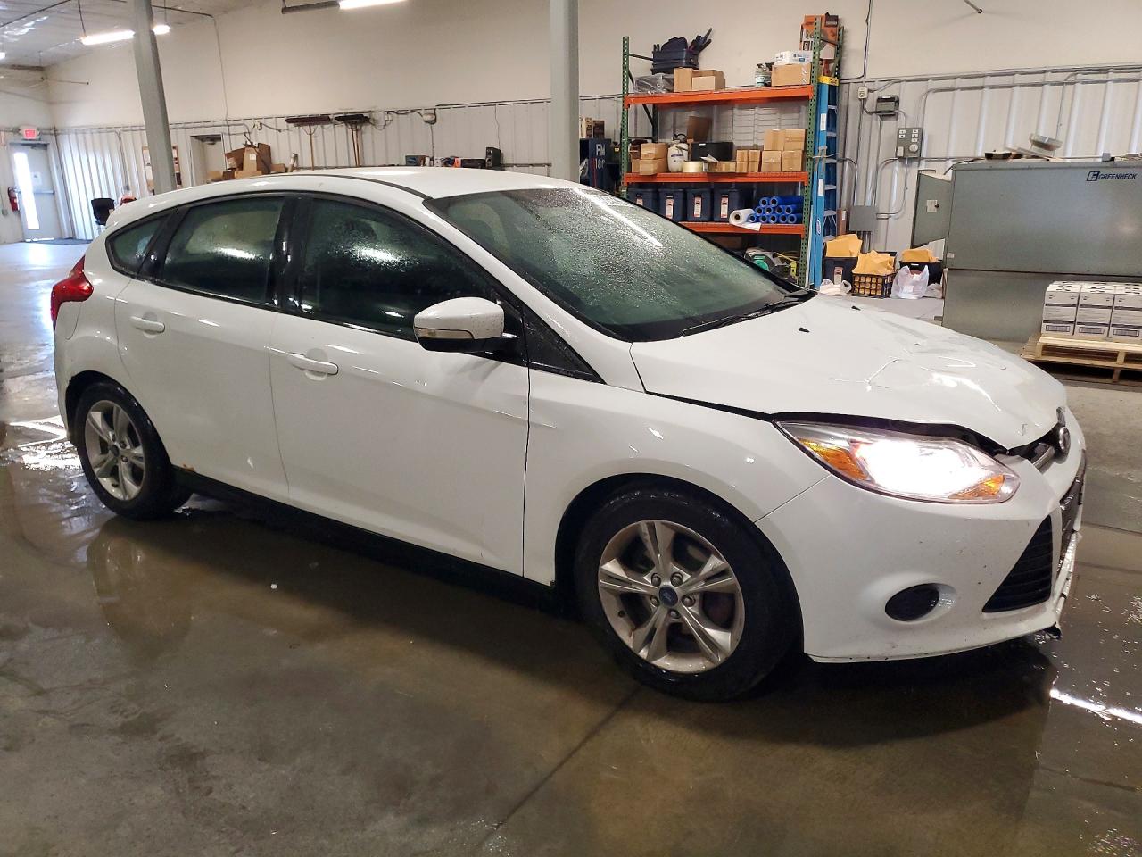 2014 Ford Focus Se White vin: 1FADP3K20EL113309